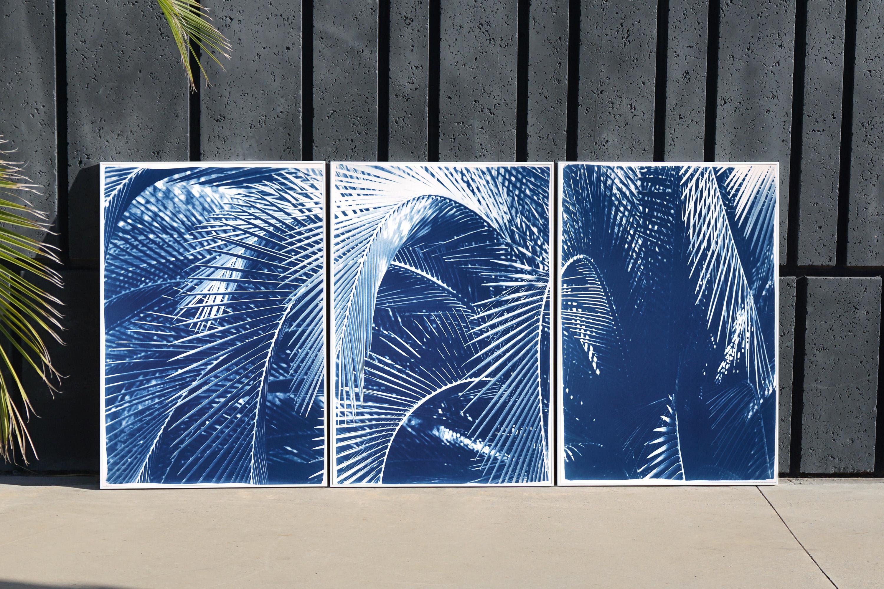 Trittico botanico con stampa in cianotipia del giardino di foglie di palma di maestà ombrosa in blu in vendita 3