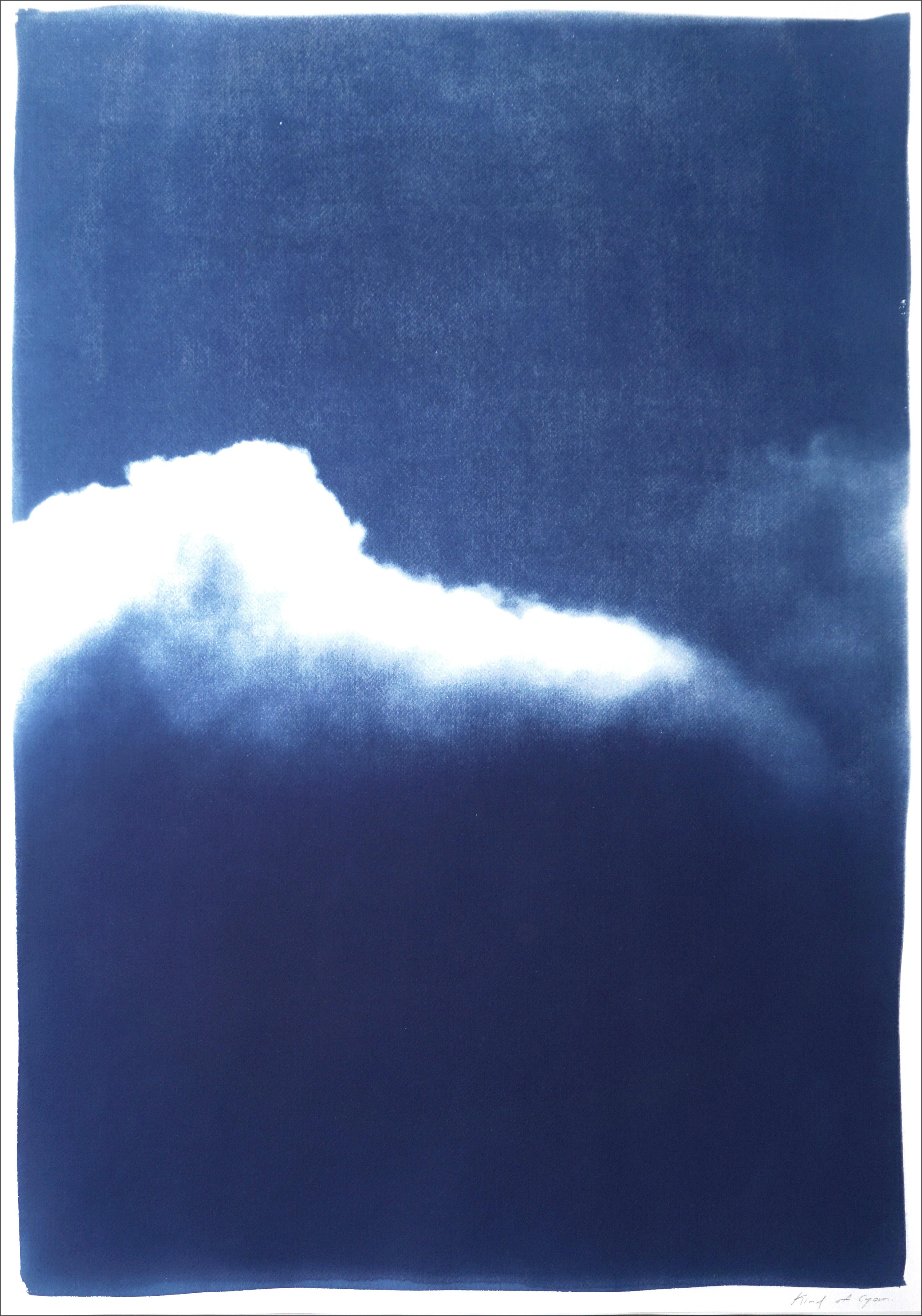 Olas de Nubes, Impresión Cianotipia Azul Profundo, Agradable Cielo Nublado, Tríptico Grande en venta 5