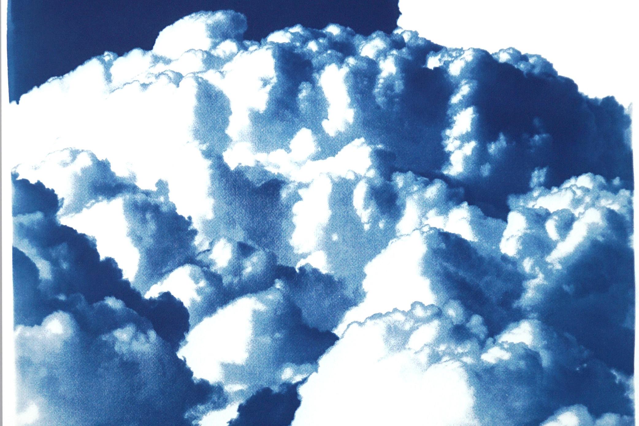 Mehrteiliges Triptychon, Serene Gorgeous Clouds, Handgefertigte Cyanotype, Blau und Weiß im Angebot 4