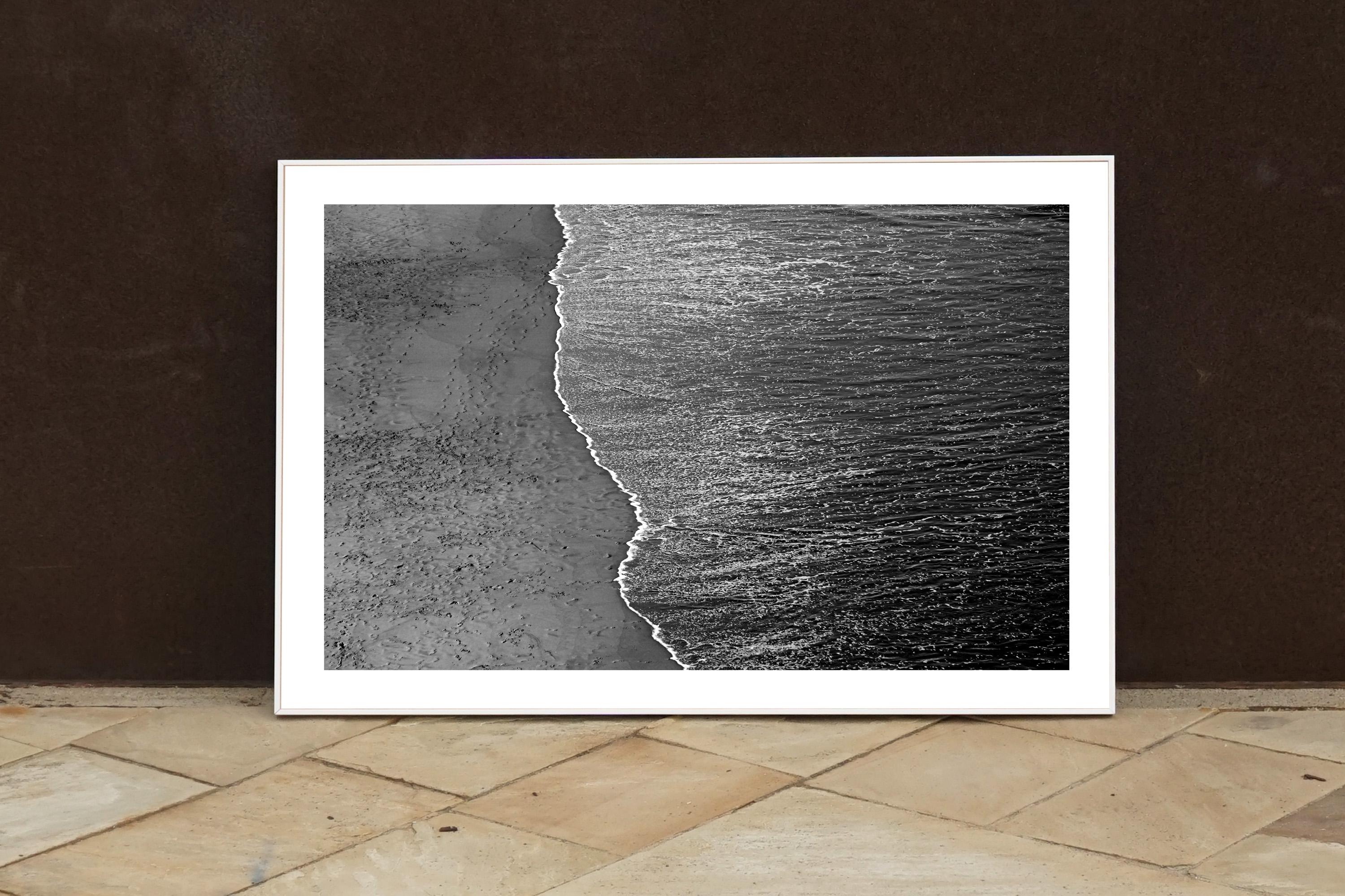 Calma Costa Rica Shore, Minimal Large Black and White Giclée Photograph Seascape (Paesaggio marino) in vendita 4