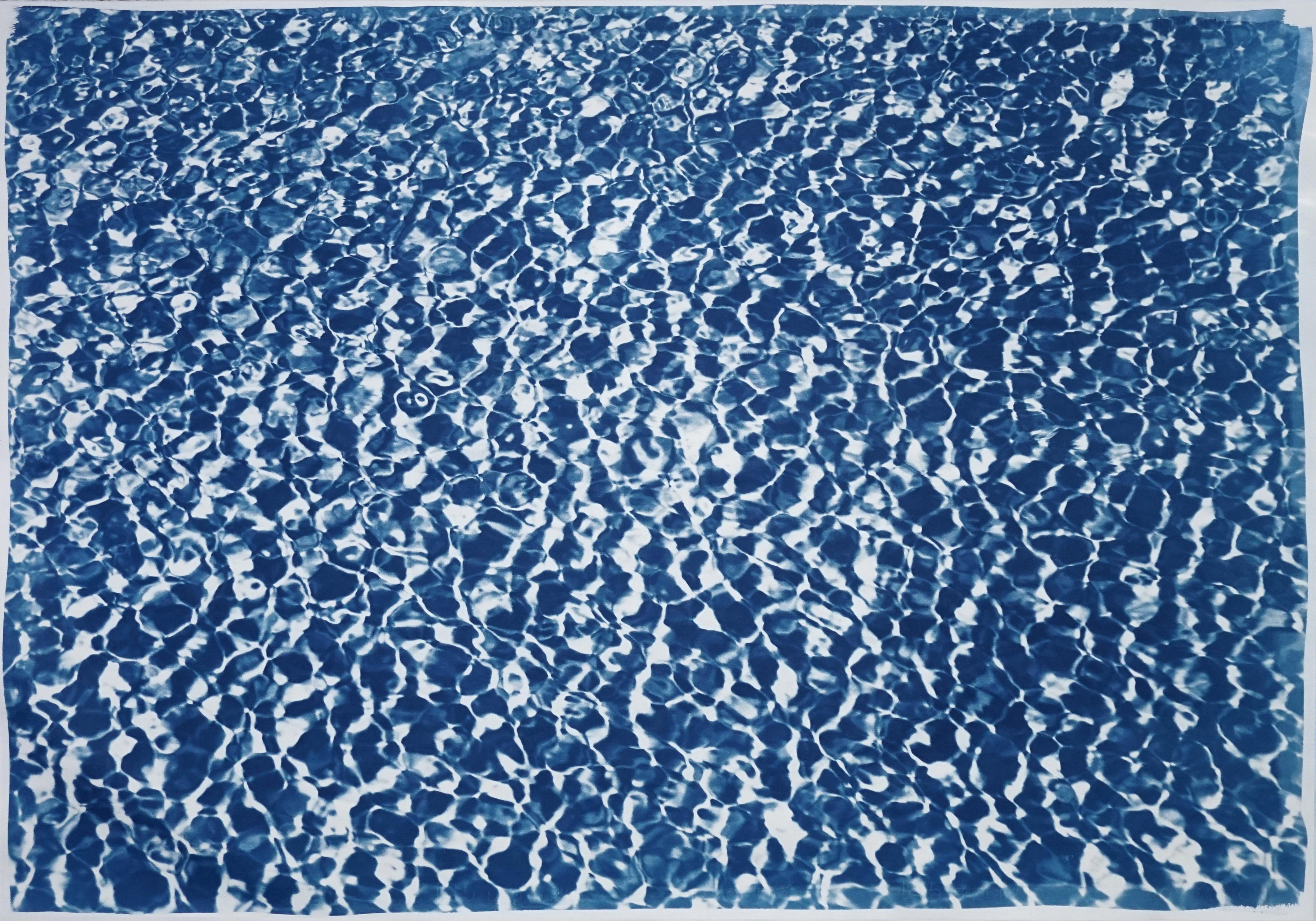 Unendliches Pool-Wasserreflexionen, blau-weißes Muster, handgefertigter Zyanotyp-Druck