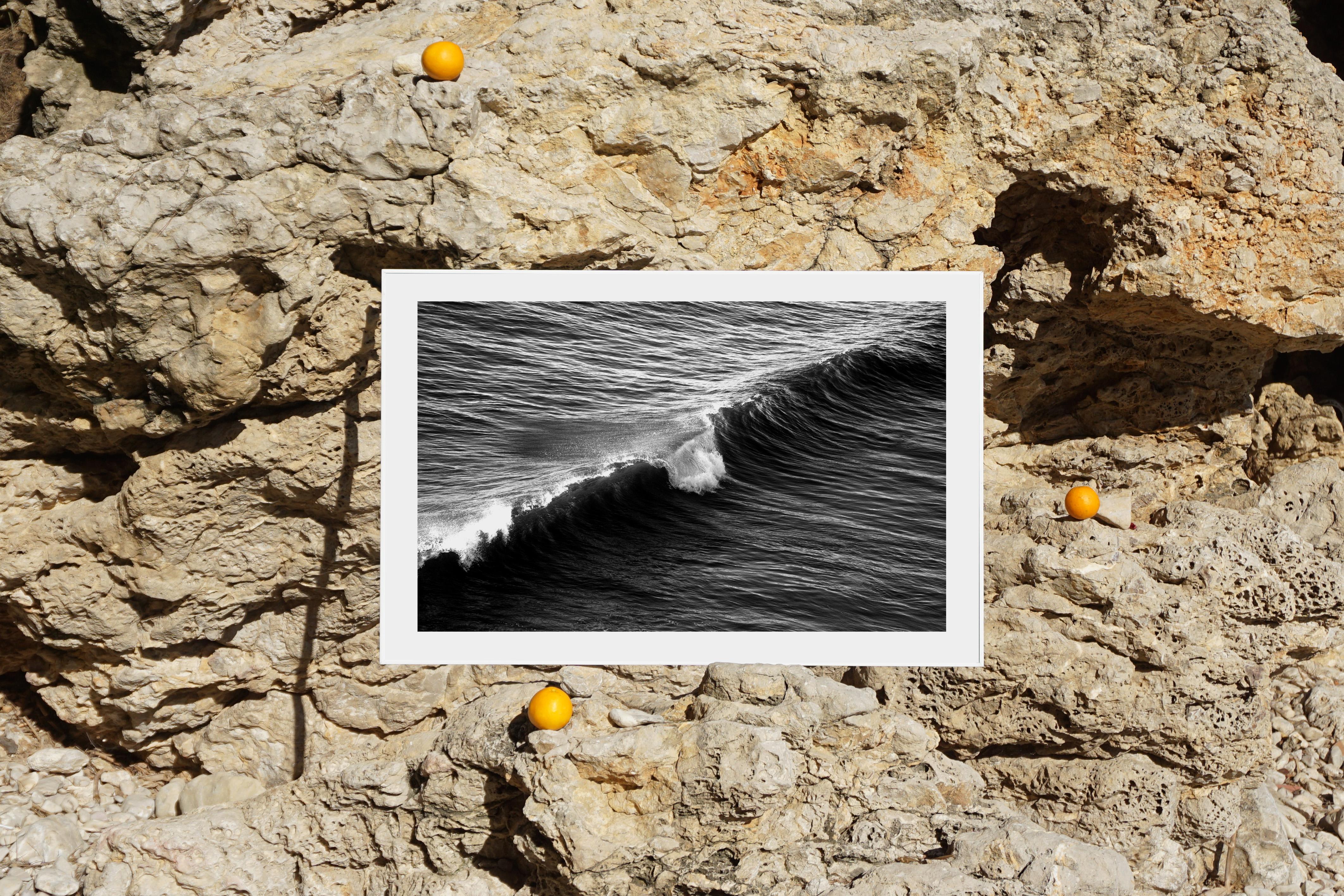 Lange Welle in Venice Beach, Schwarz-Weiß-Giclée-Druck auf mattem Baumwollpapier   im Angebot 1