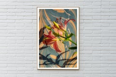 Rosa Lilien auf Marmorwirbeln, Zeitgenössisches Stillleben Giclée-Druck, Soft Light