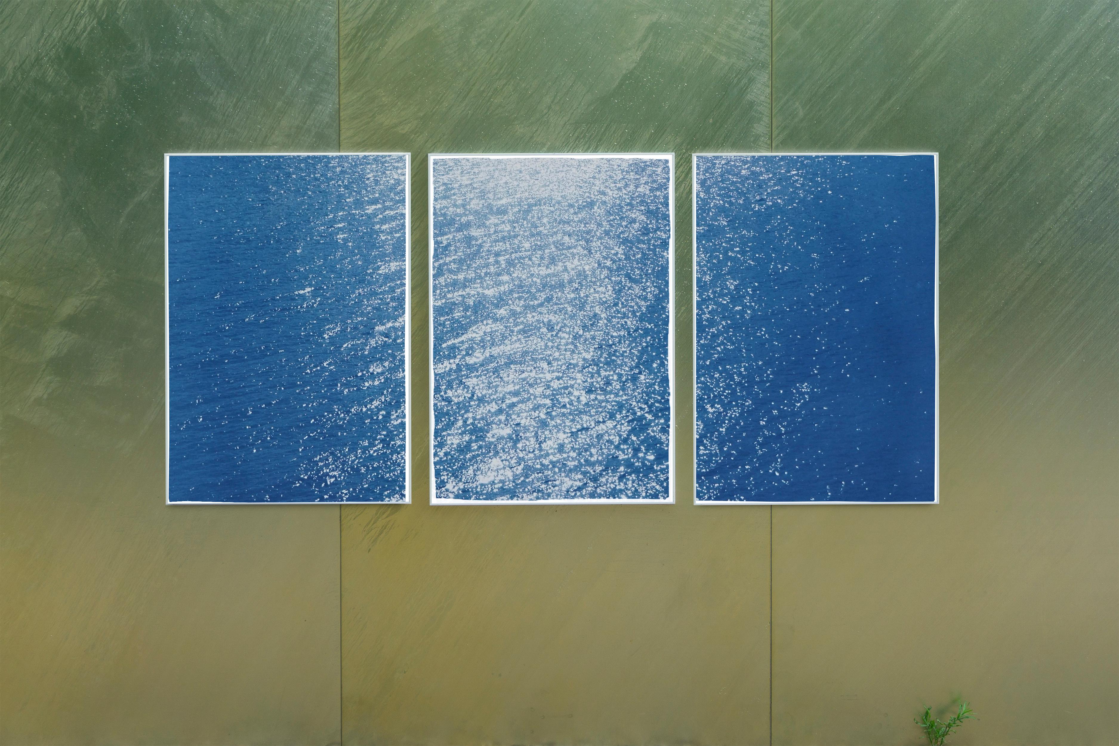 Paysage marin de la côte amalfitaine, Triptyque nautique cyanotype sur papier, baie de Sunrise, bleu en vente 4