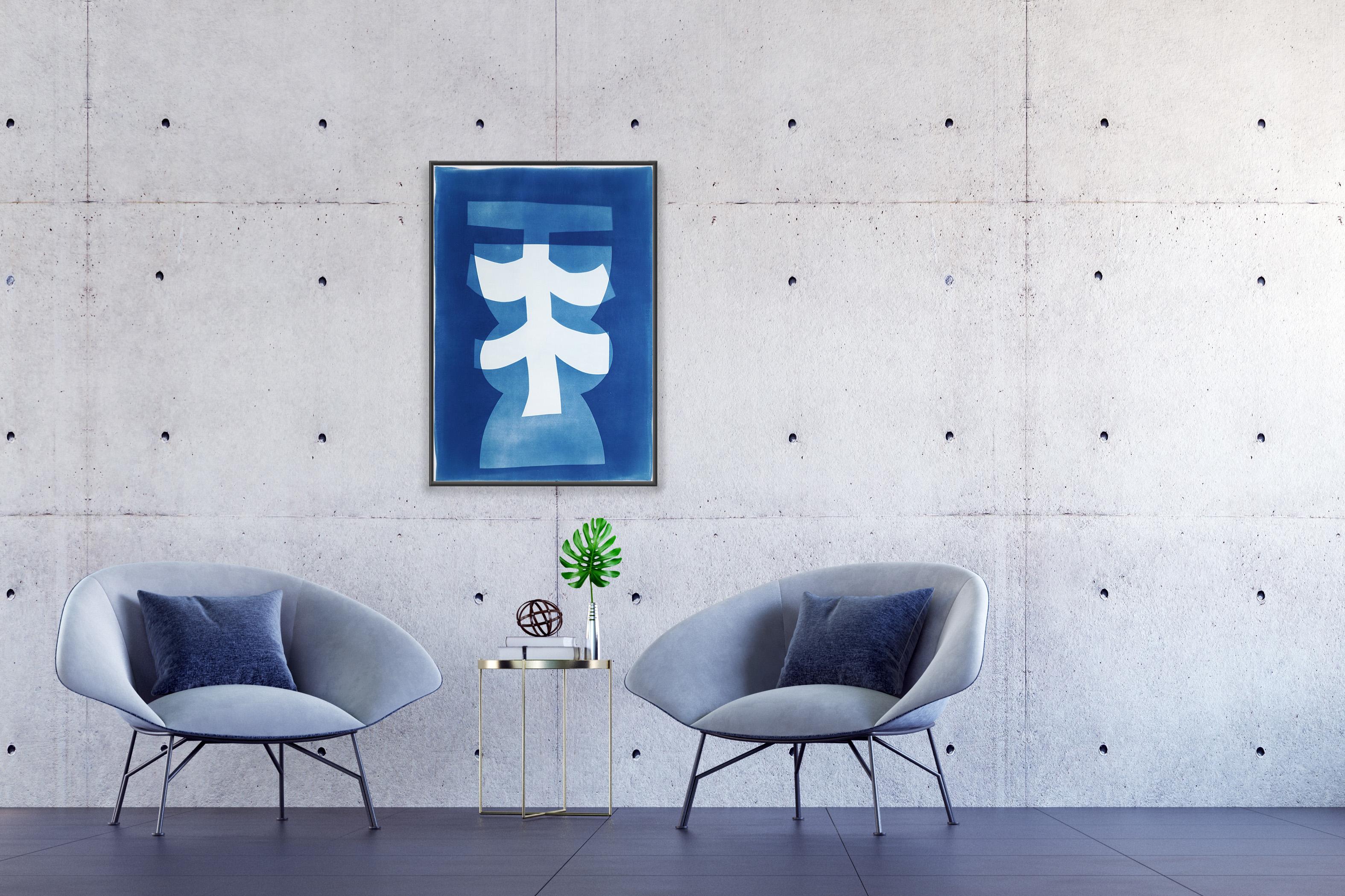Asiatisches Totem in Weiß und Blau, einzigartige Monotypie Cyanotypie auf Aquarellpapier im Angebot 3