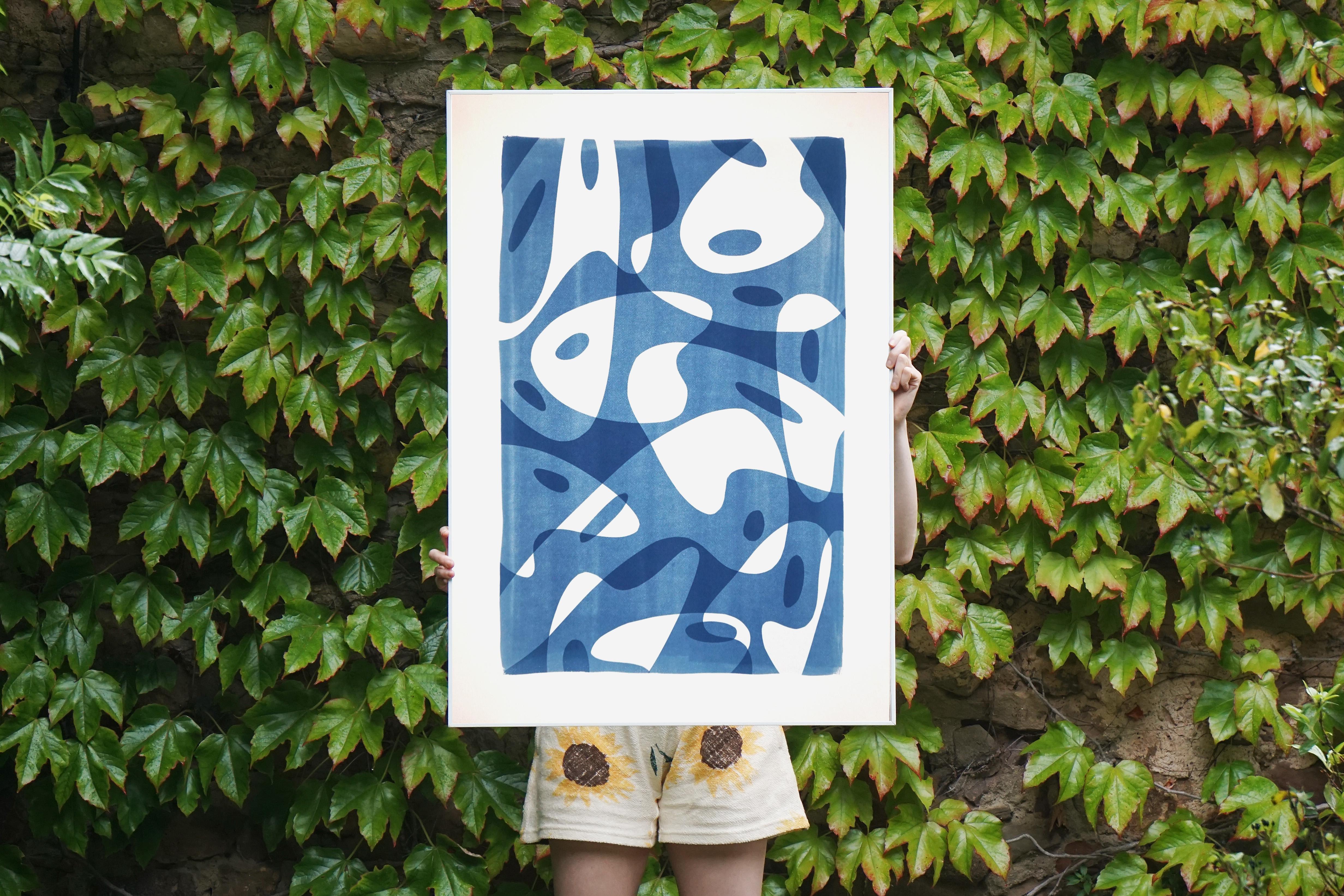 This is an exclusive handprinted unique cyanotype that takes its inspiration from the mid-century modern shapes.
It's made by layering paper cutouts and different exposures using uv-light. 

Details:
+ Title: Abstract Jellyfish I
+ Year: 2021
+