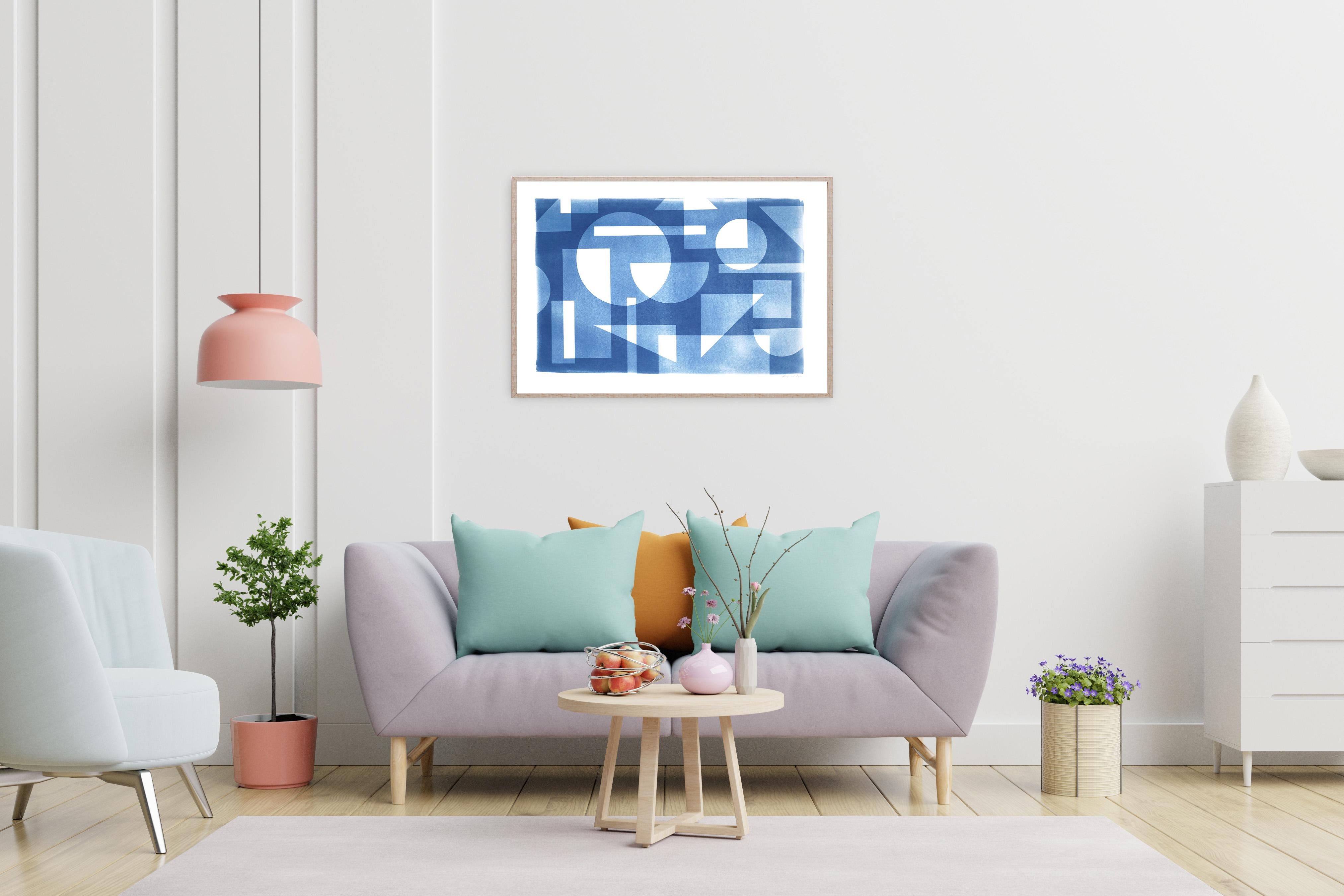 Cyanotype de style Bauhaus de style Art Déco à motif des années trente, géométrie bleue faite à la main  - Bleu Abstract Photograph par Kind of Cyan