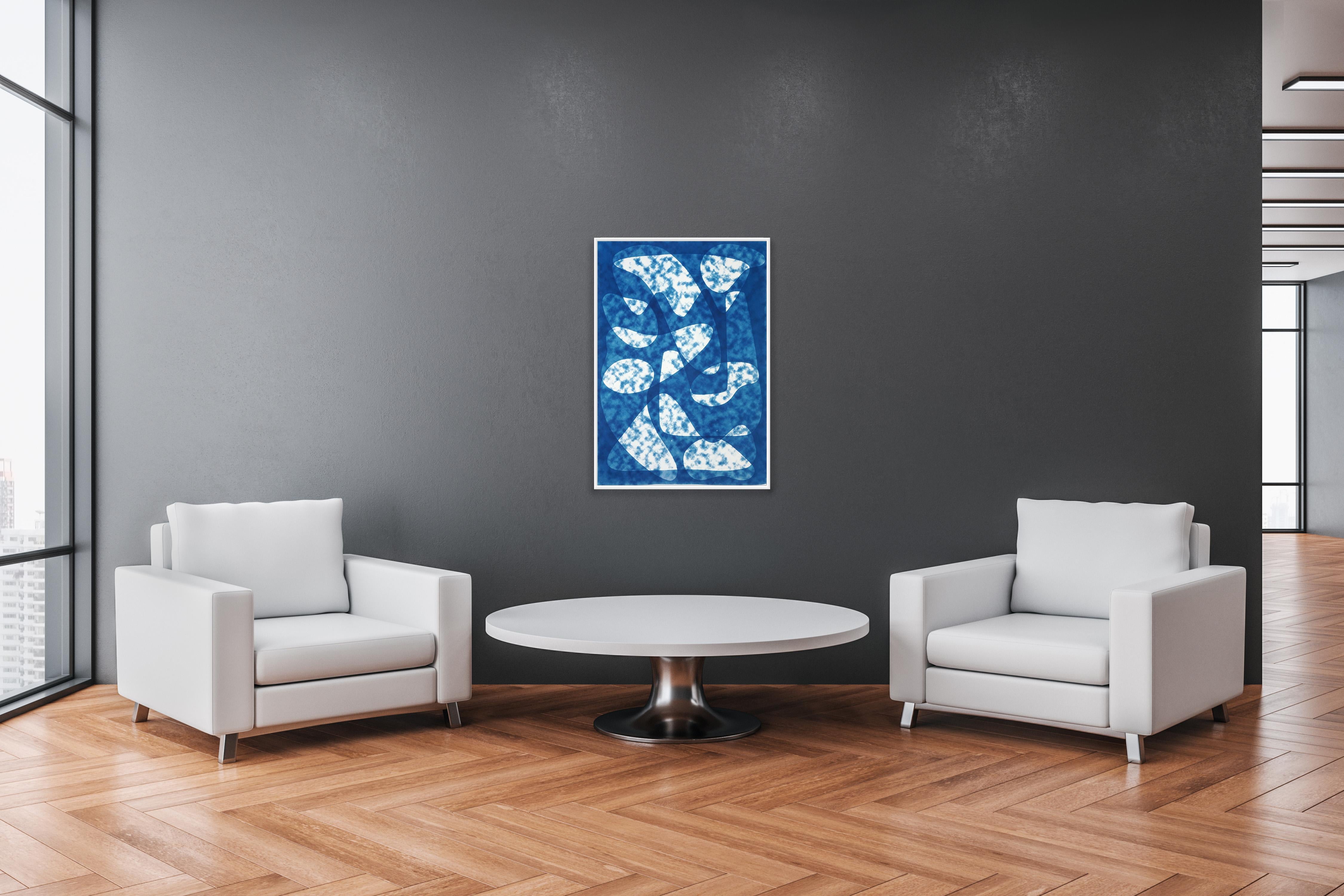 Blau verschwommener Traum, blaue Töne abstrakte Formen, einzigartige Monotypie Cyanotypie, Papier im Angebot 1