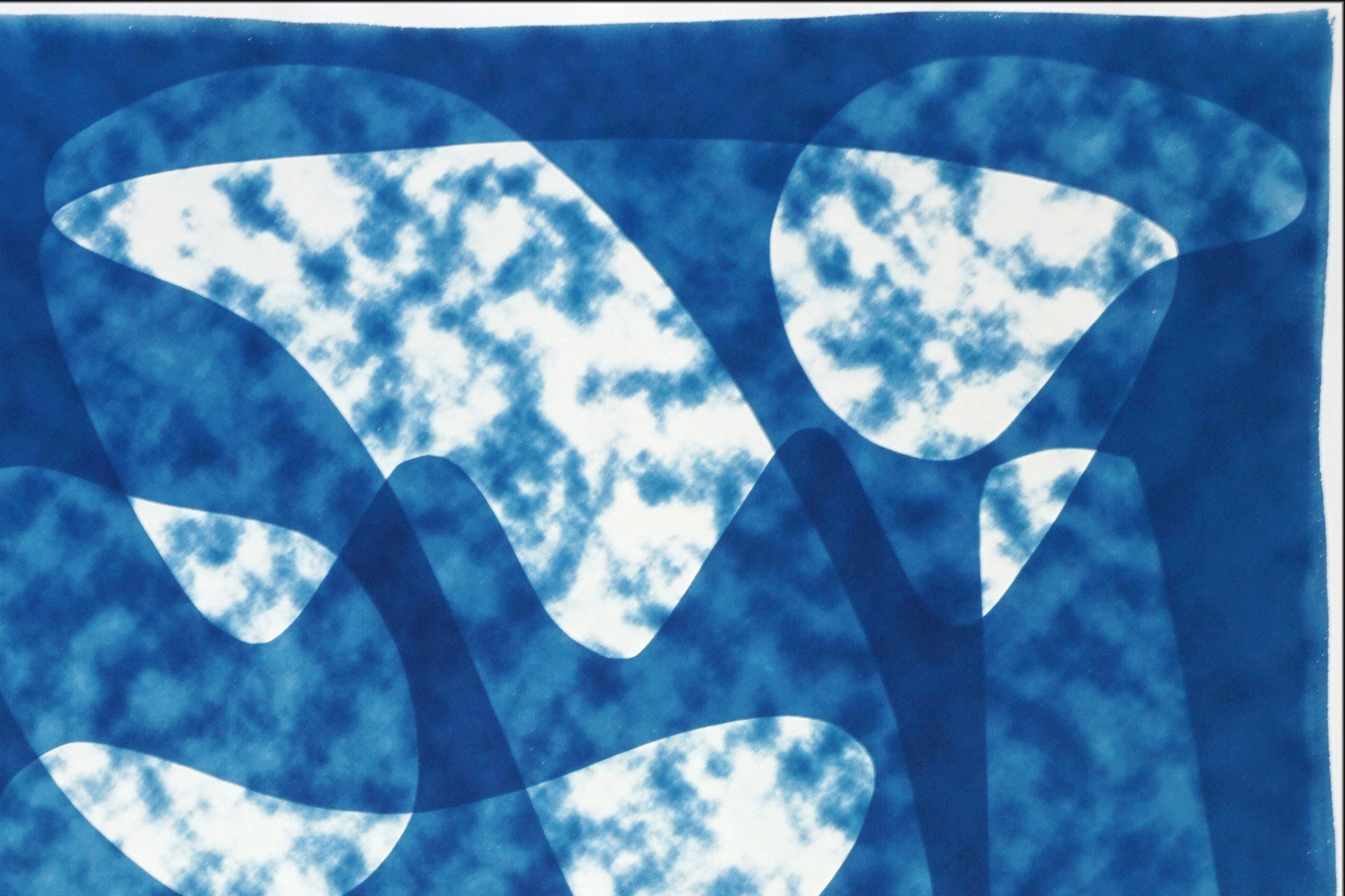 Blau verschwommener Traum, blaue Töne abstrakte Formen, einzigartige Monotypie Cyanotypie, Papier im Angebot 2