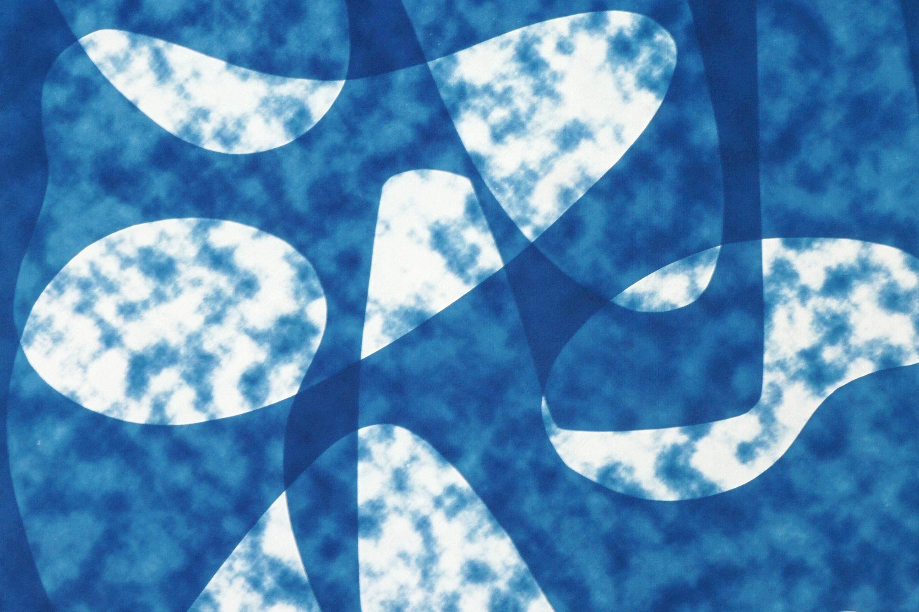 Blau verschwommener Traum, blaue Töne abstrakte Formen, einzigartige Monotypie Cyanotypie, Papier im Angebot 4