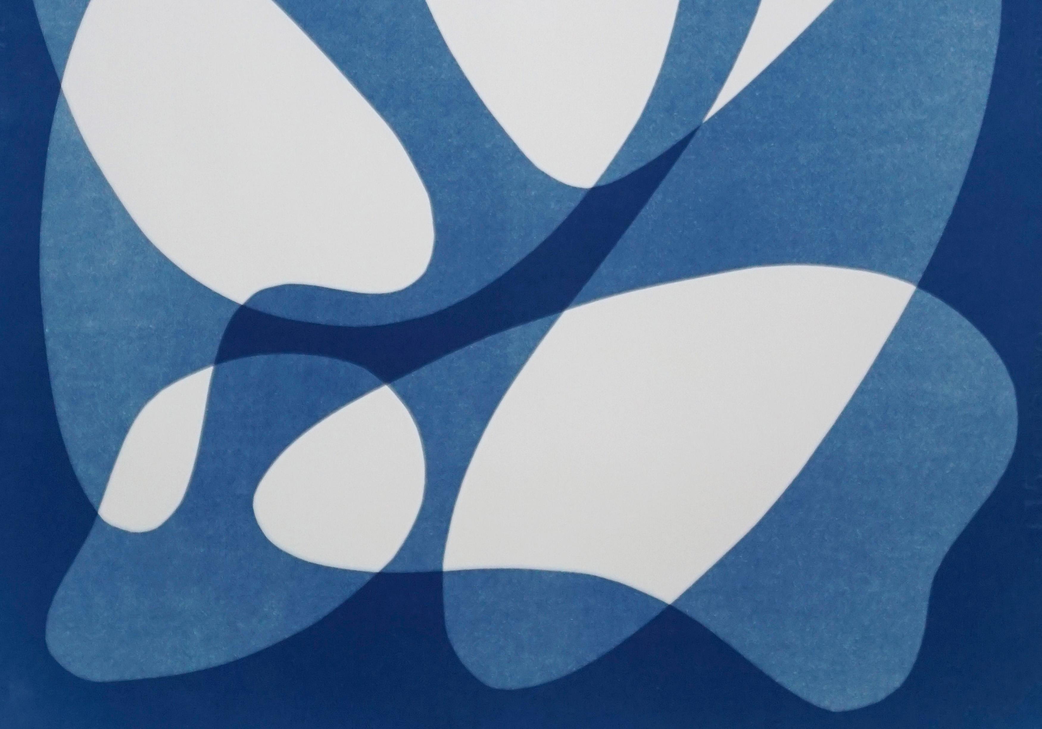 Des formes courbes bleues, impression moderne du milieu du siècle sur papier, bleu, neutre  en vente 1