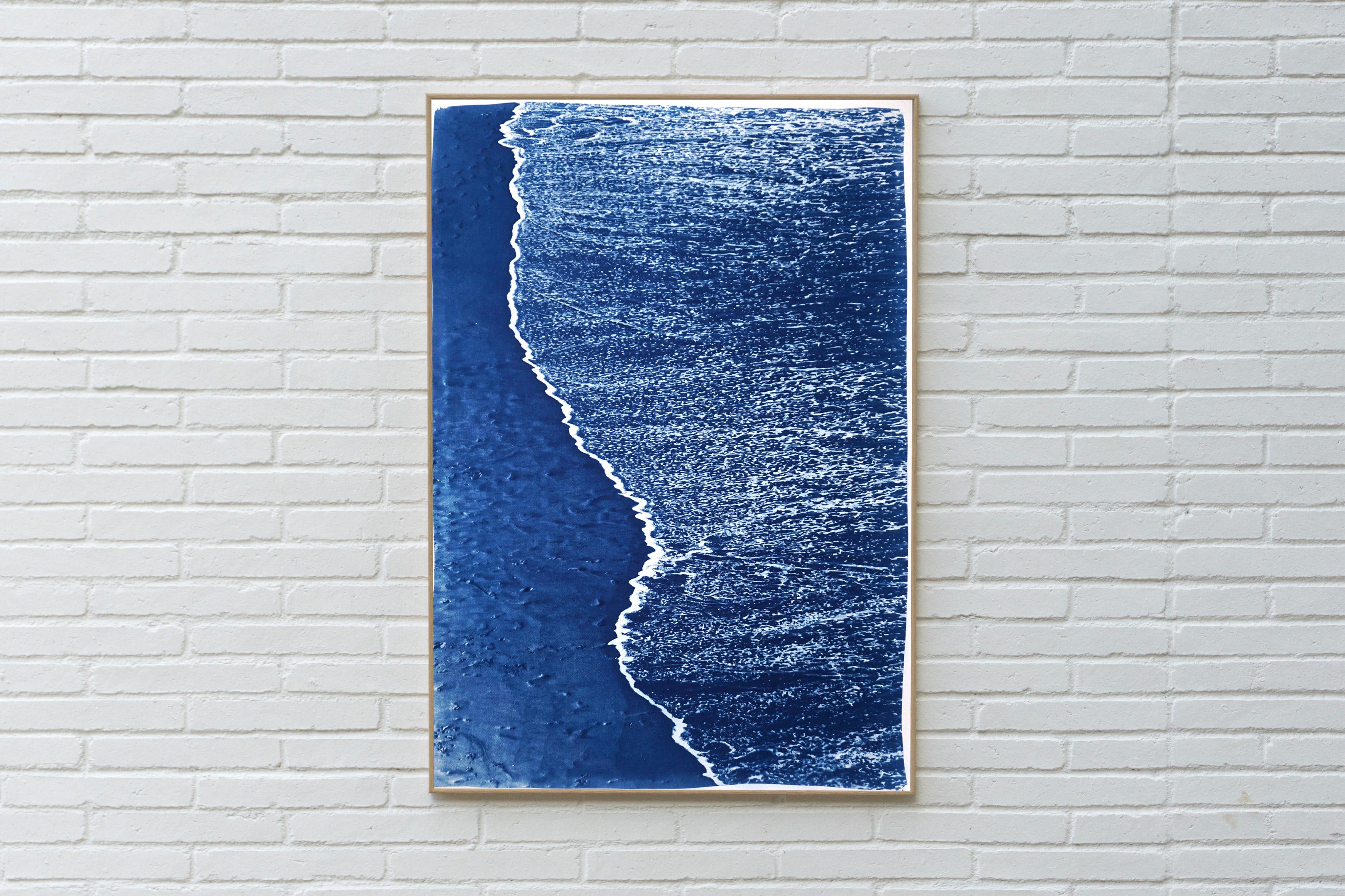 Schiuma di spiaggia della Costa Rica, paesaggio marino, blu minimale, stampa in edizione limitata in vendita 1