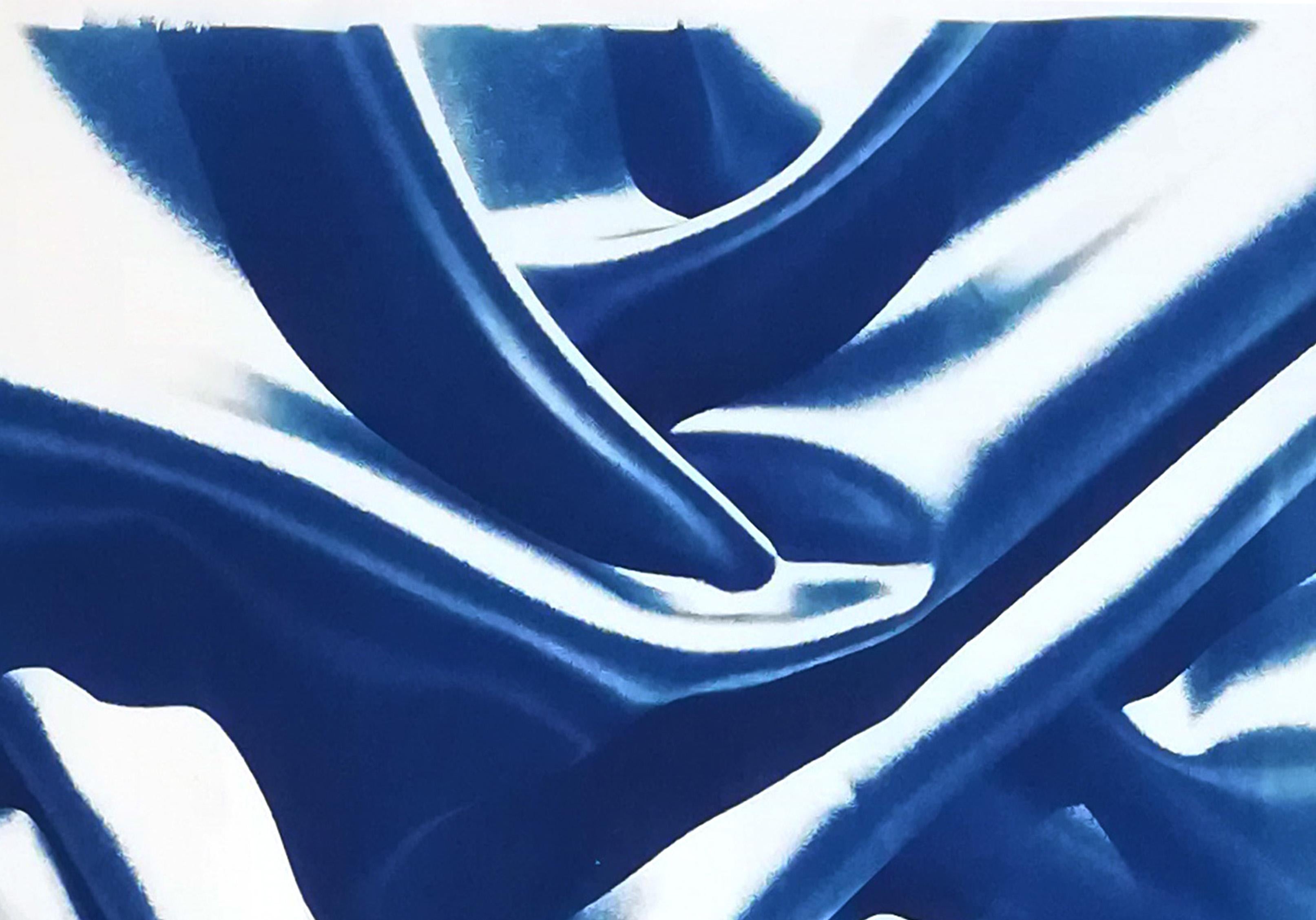 Diptychon aus Seide, Classic Blue Sensual Shapes, Cyanotypie auf Aquarellpapier  im Angebot 1