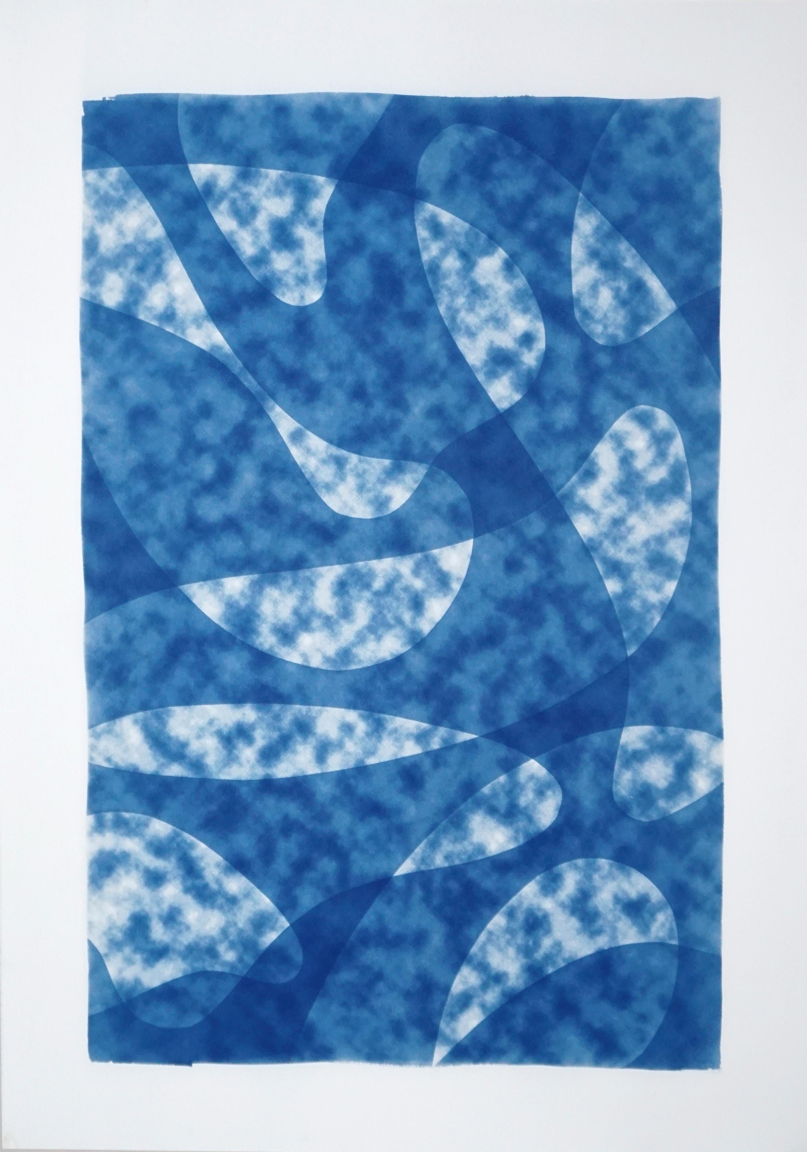 Monotype extra-large de formes sous-marines brumeuses, style moderne du milieu du siècle, bleu