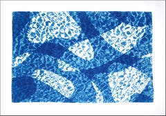 Fisch, der unter Wasser schwimmt, Süß-Blaue Töne, Zyanotyp-Druck, Pool-Kunst auf Papier