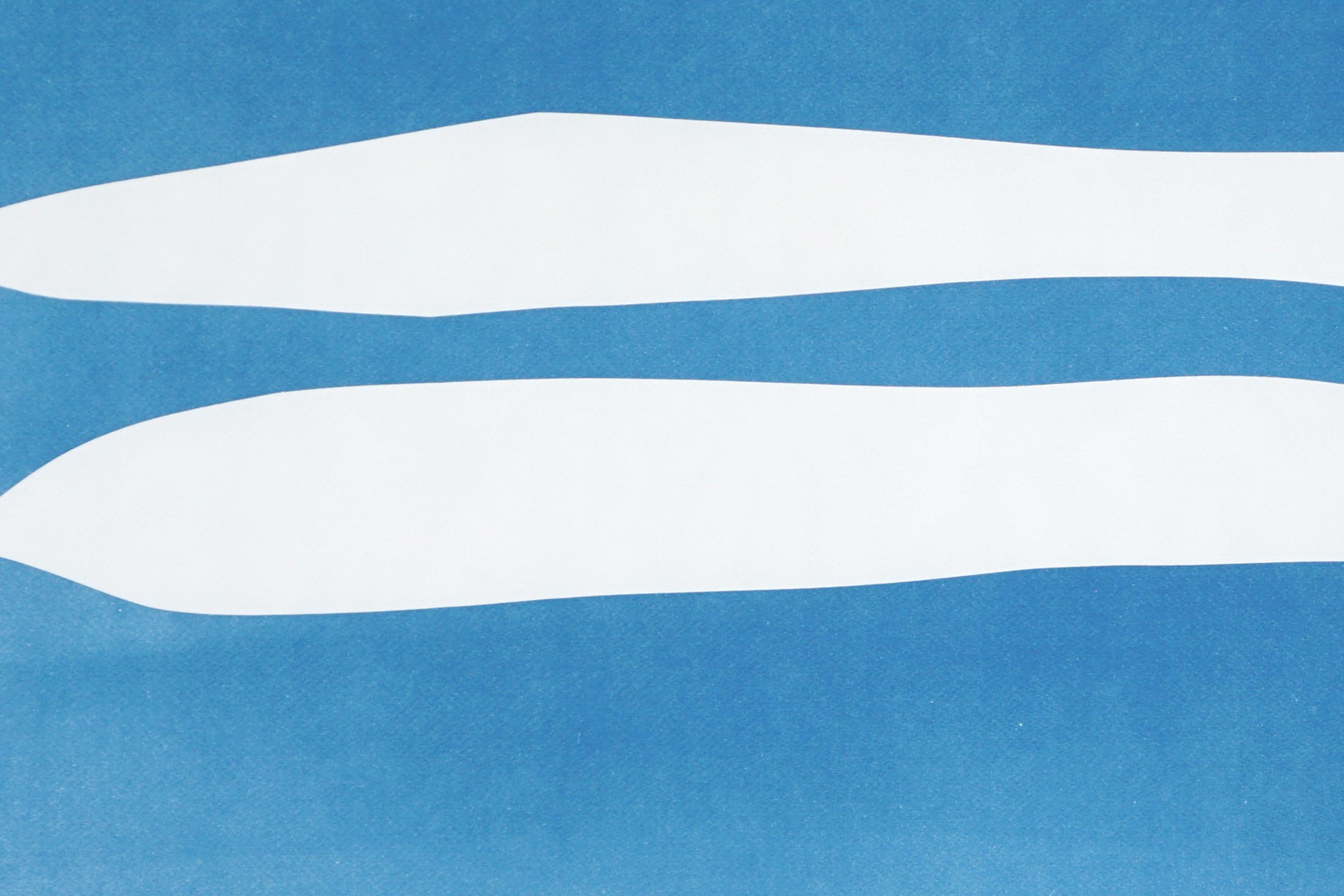 Grand Canyon River, organischer Minimalismus, sanfte blaue Cyanotypie, abstrakte Landschaft (Postmoderne), Print, von Kind of Cyan