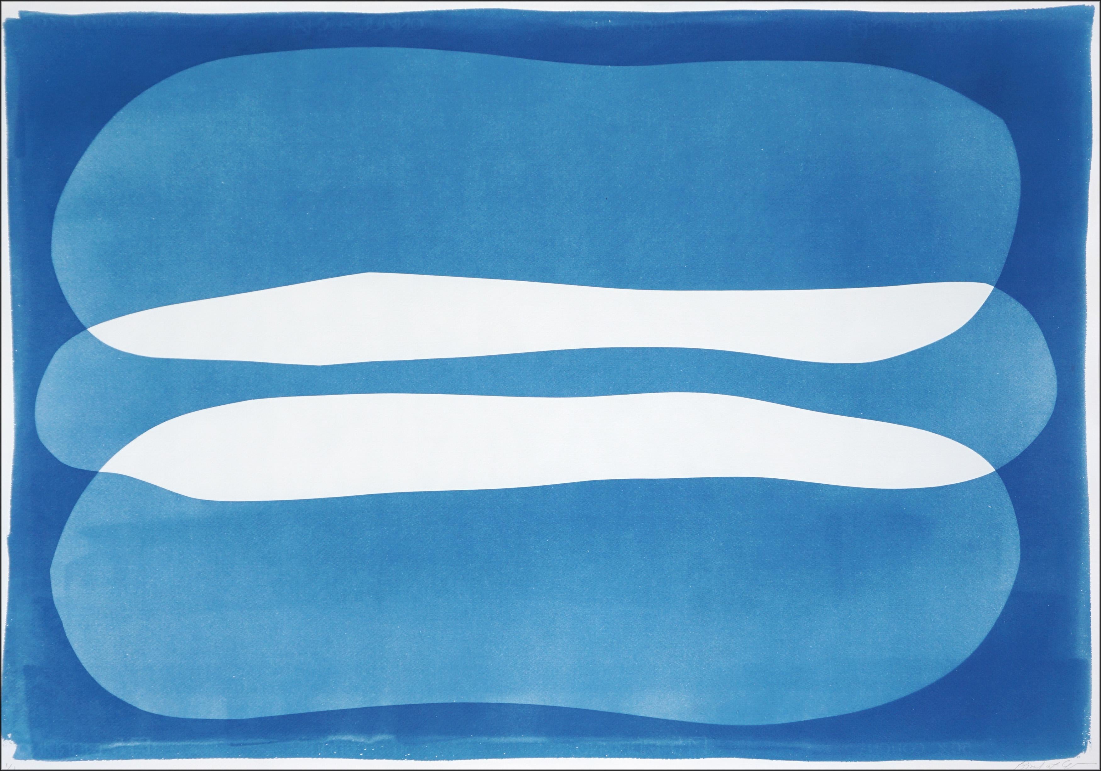 Kind of Cyan Abstract Print – Grand Canyon River, organischer Minimalismus, sanfte blaue Cyanotypie, abstrakte Landschaft