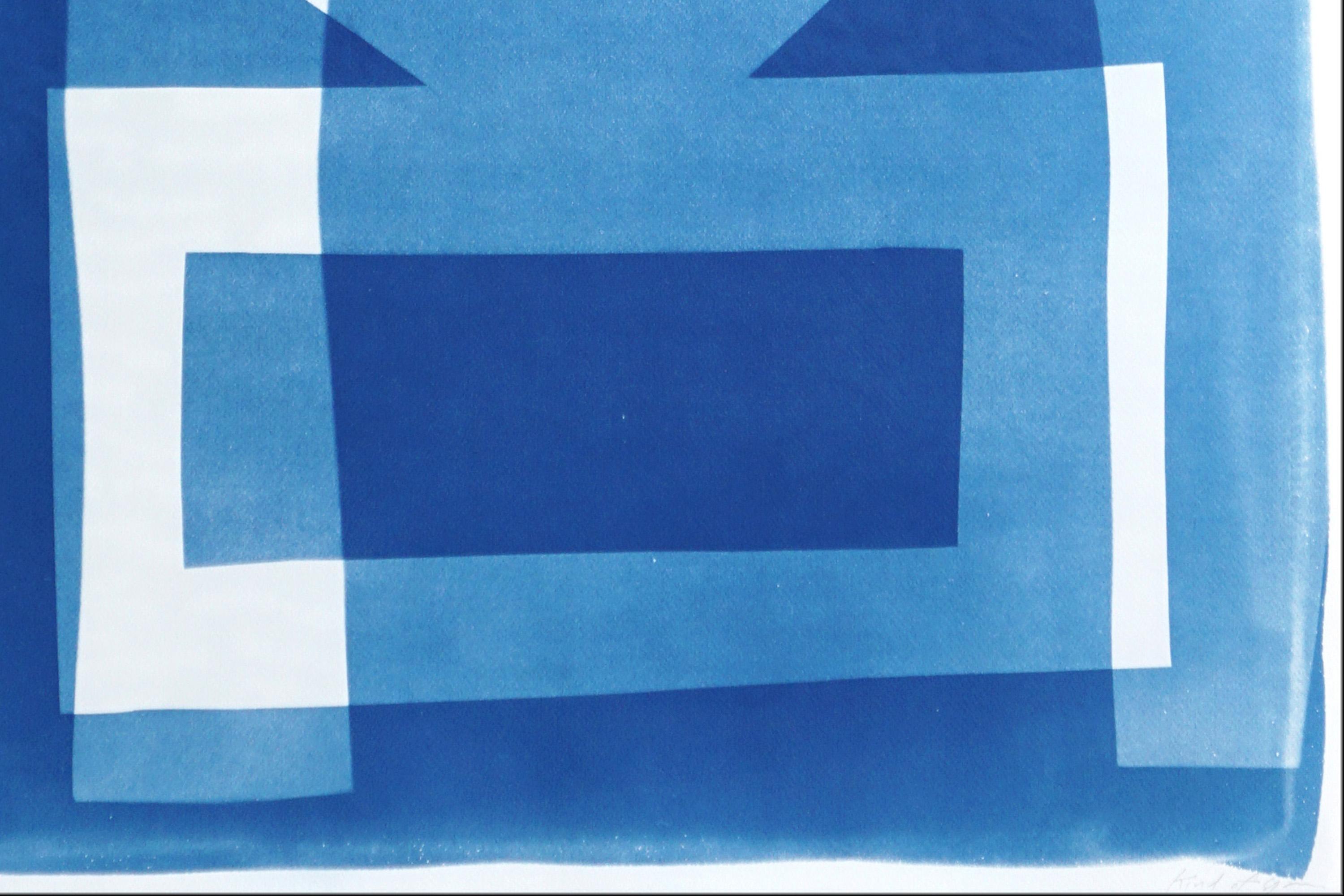 Haus auf einem Hügel, brutalistische Architektur, Monotypie Zyanotyp auf Papier, Blaue Töne im Angebot 4