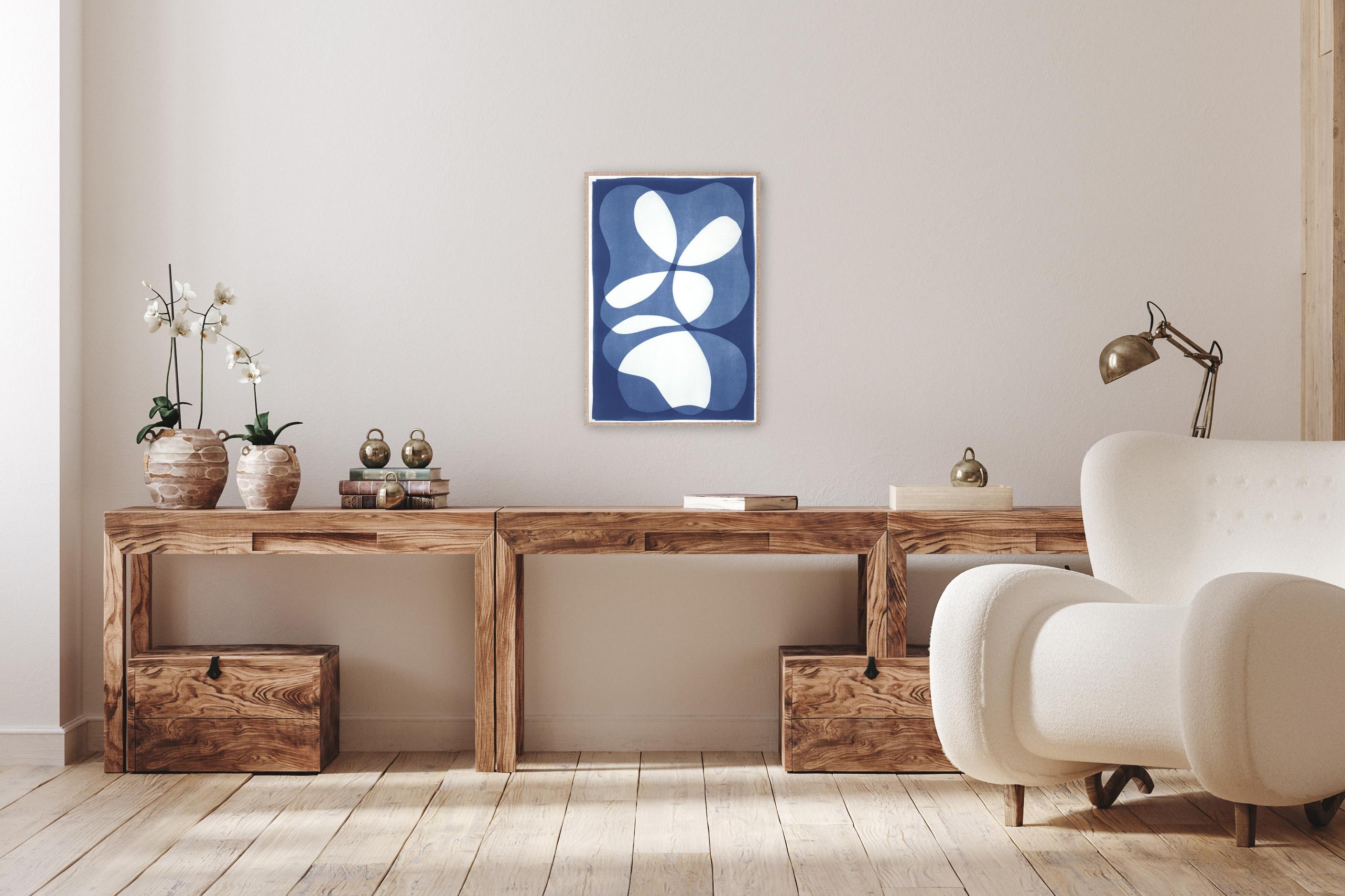 Beans en couches, blancs et bleus, formes minimalistes abstraites, 2022 en vente 2