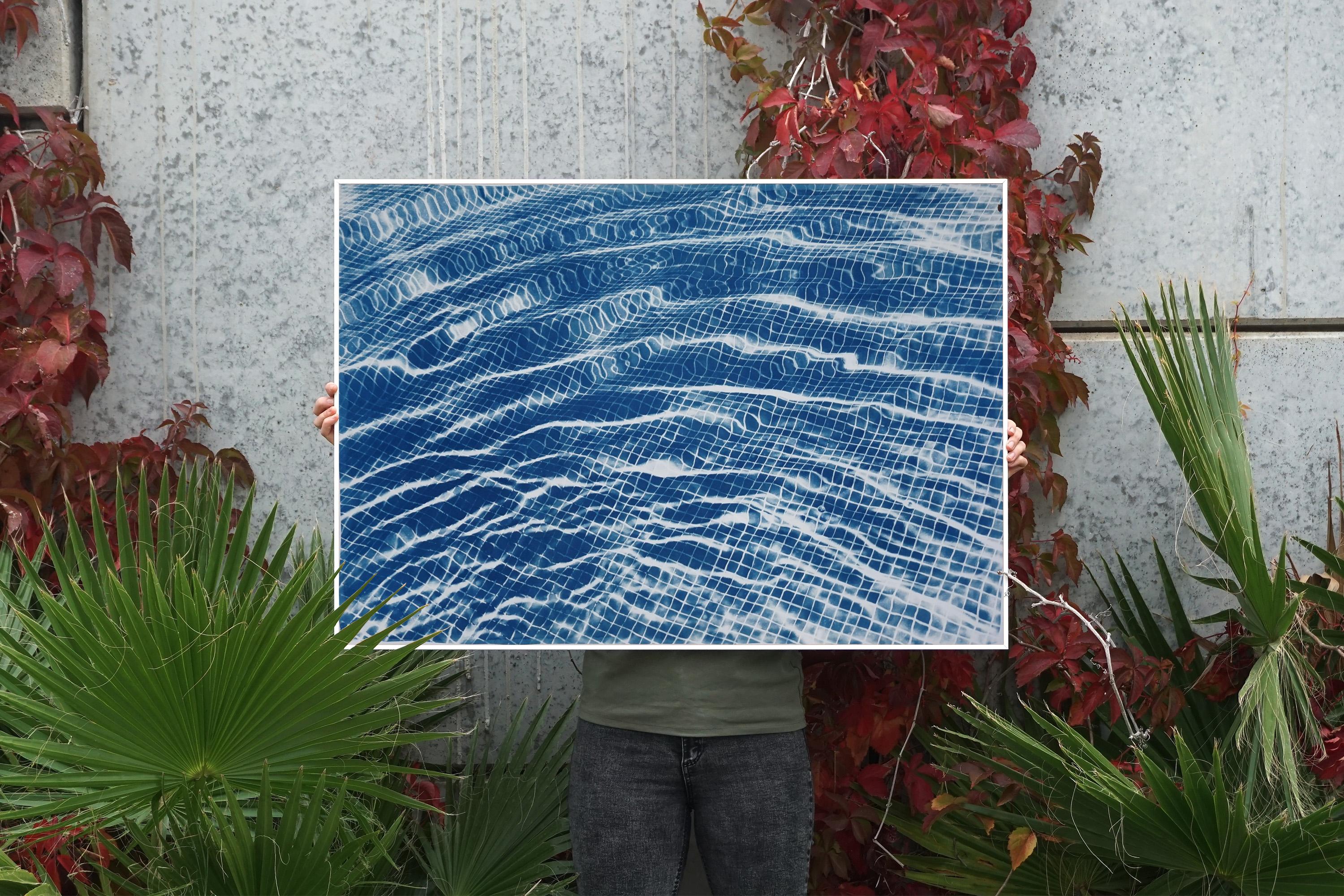 Pool Miami Art Déco, cyanotype bleu sur papier, formes abstraites, reflets d'eau  - Géométrique abstrait Print par Kind of Cyan