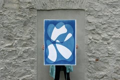 Forme moderne di metà secolo, cianotipo bianco e blu fatto a mano, carta acquerellata