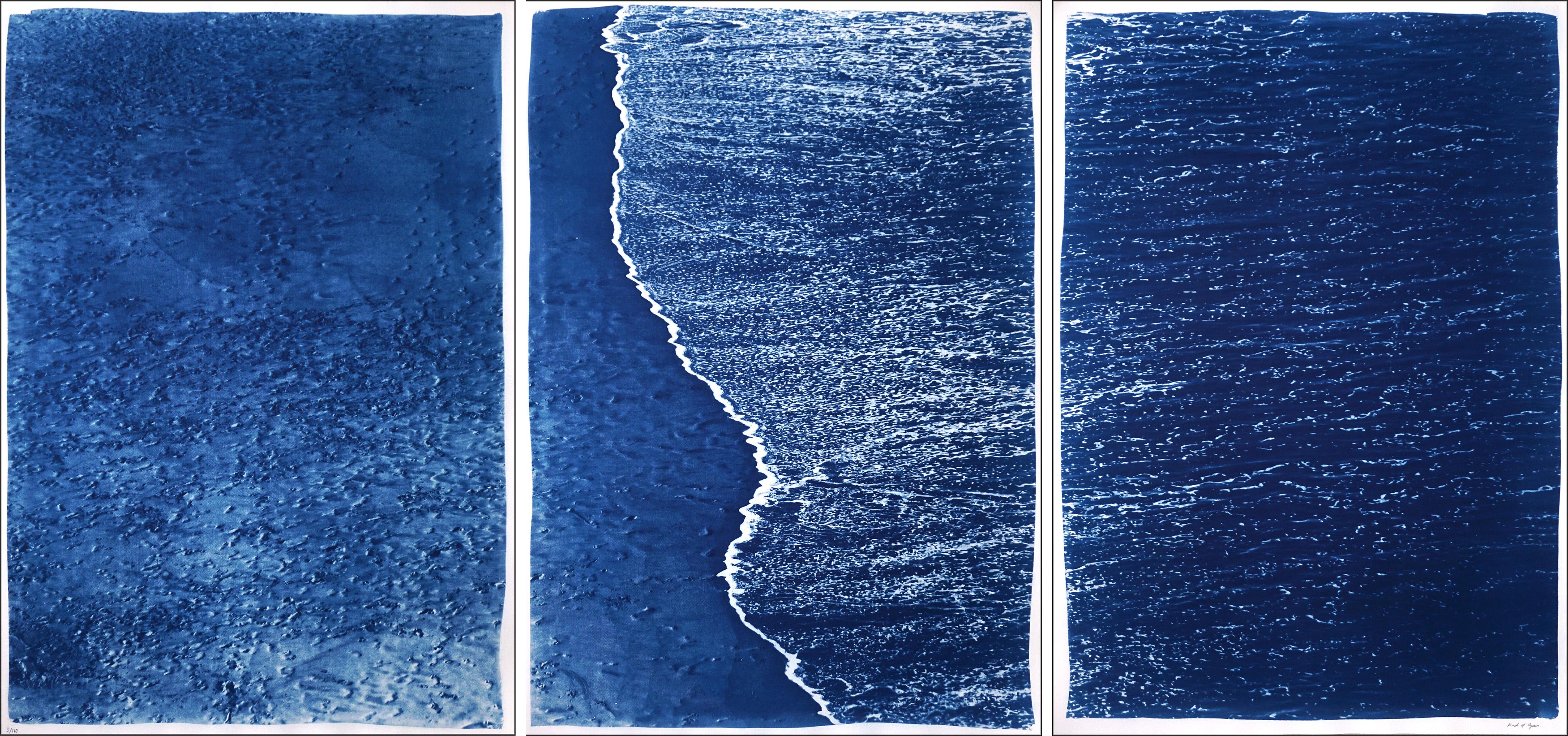 Landscape Print di Kind of Cyan - Trittico minimale di una costa calma del Costa Rica, cianotipia fatta a mano su carta, blu