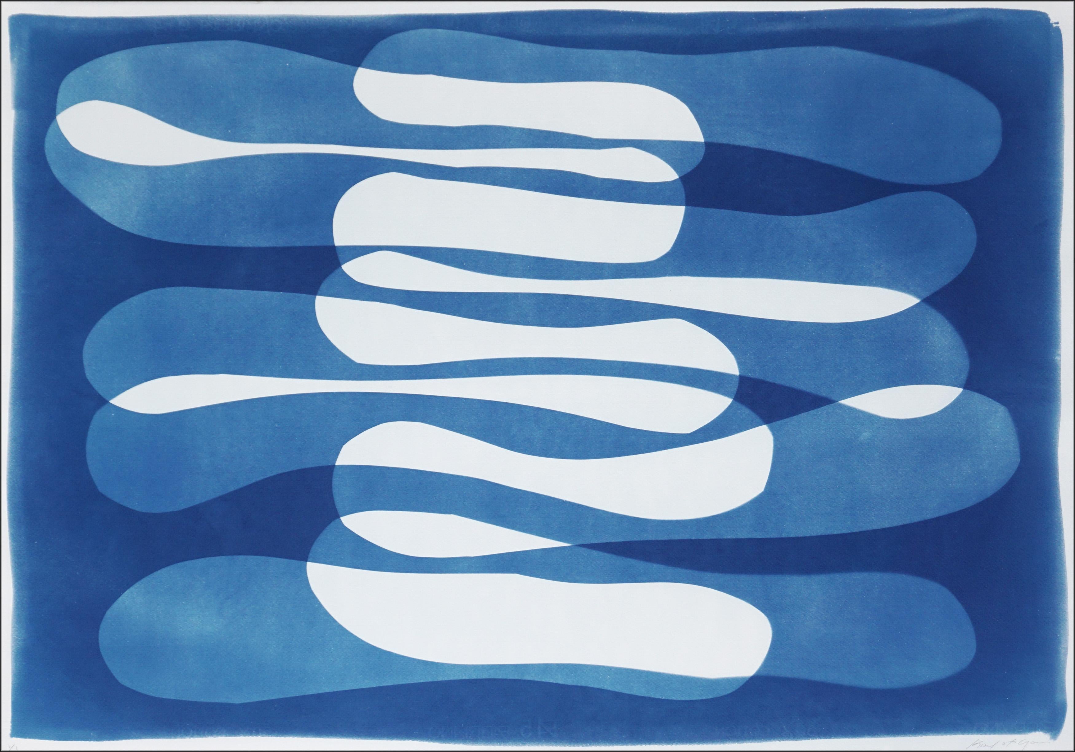 Spingi e tira, orizzontale in bianco e blu, cianotipia fatta a mano, arte minimalista