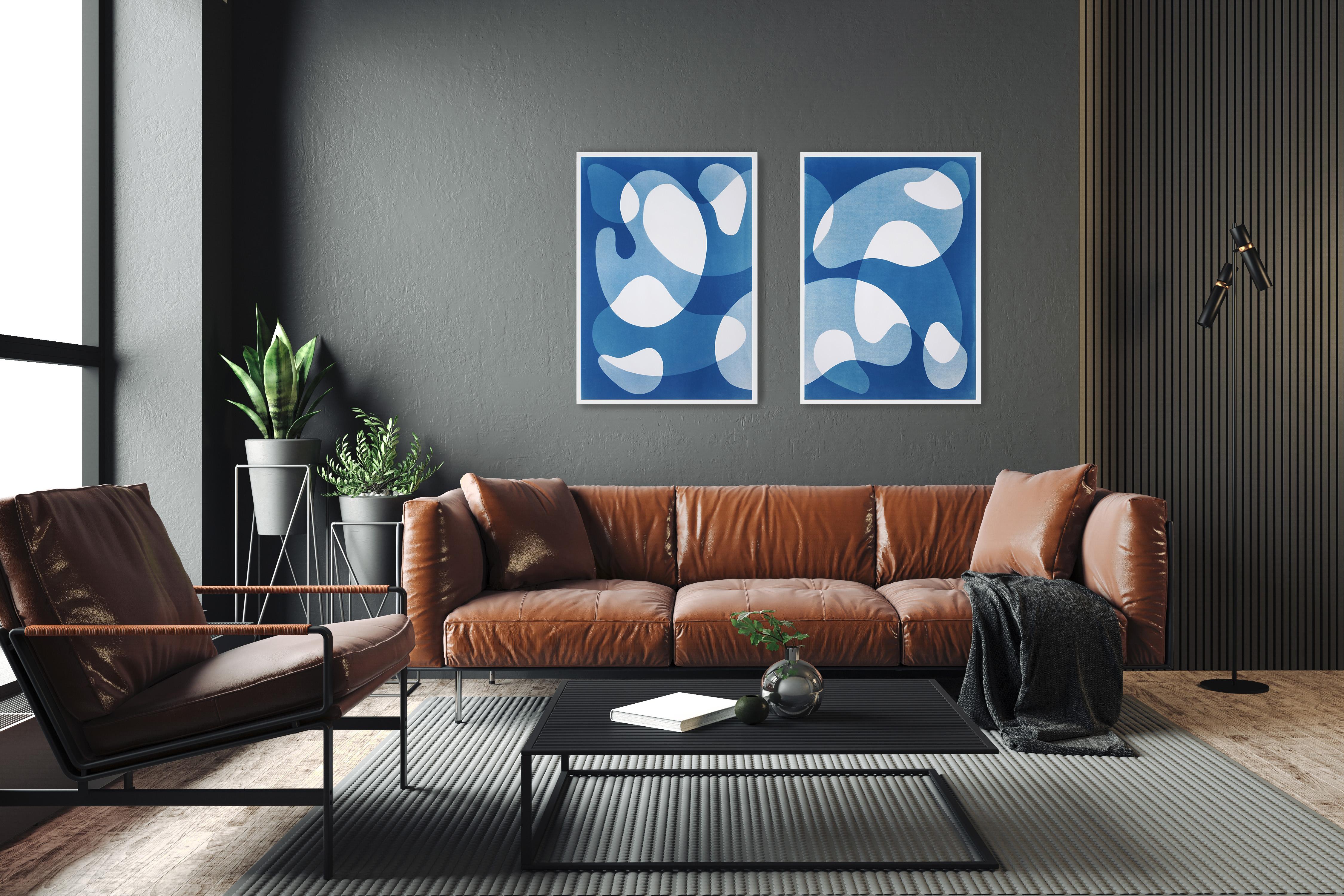 Chevauchements rétro, grand diptyque de cyanotypes, abstrait moderne, formes bleues flottantes en vente 3
