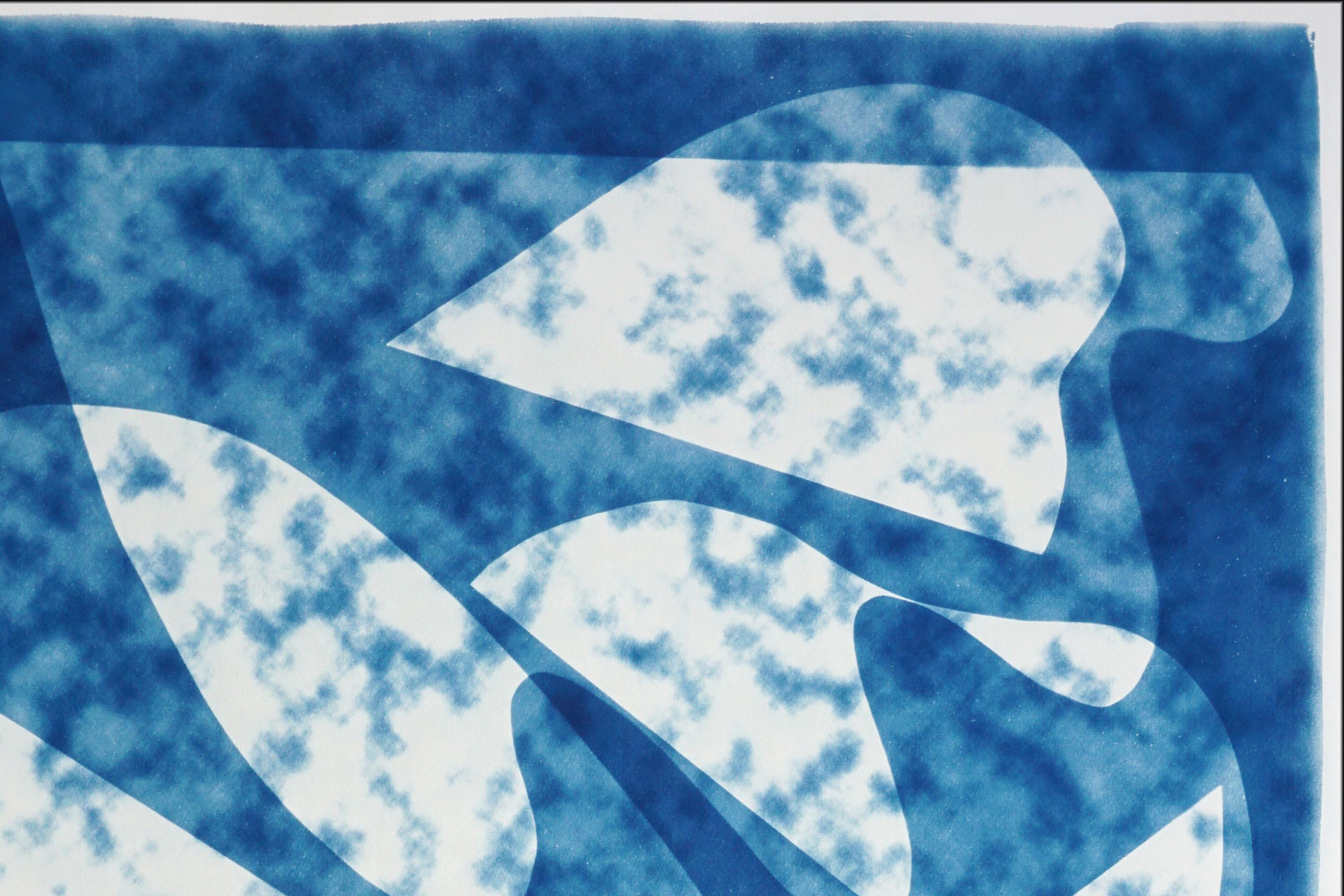 Smoky Jazz Bar, blaue Töne abstrakte Formen, einzigartige Monotypie Cyanotypie auf Papier (Postmoderne), Print, von Kind of Cyan