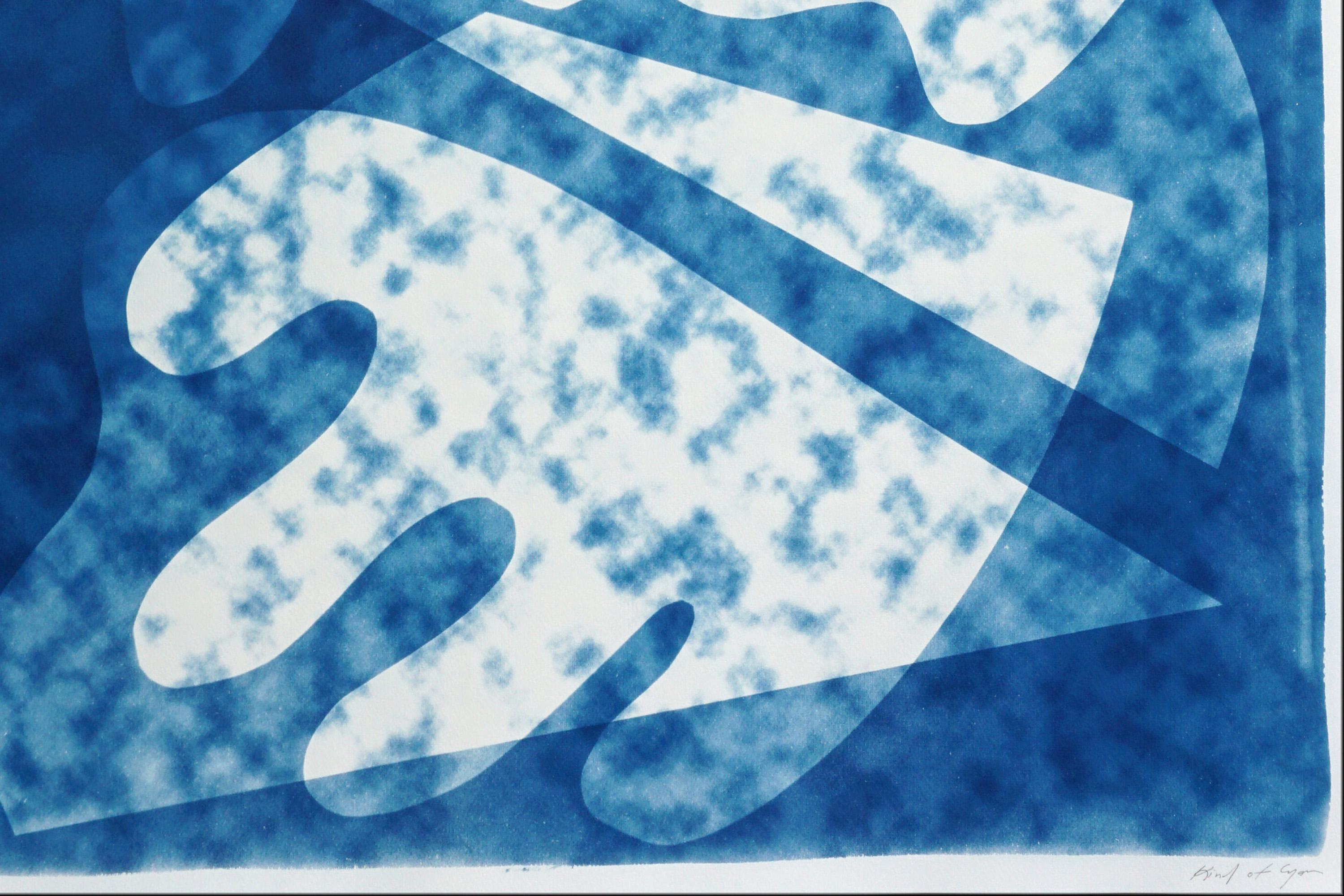 Smoky Jazz Bar, blaue Töne abstrakte Formen, einzigartige Monotypie Cyanotypie auf Papier (Blau), Abstract Print, von Kind of Cyan