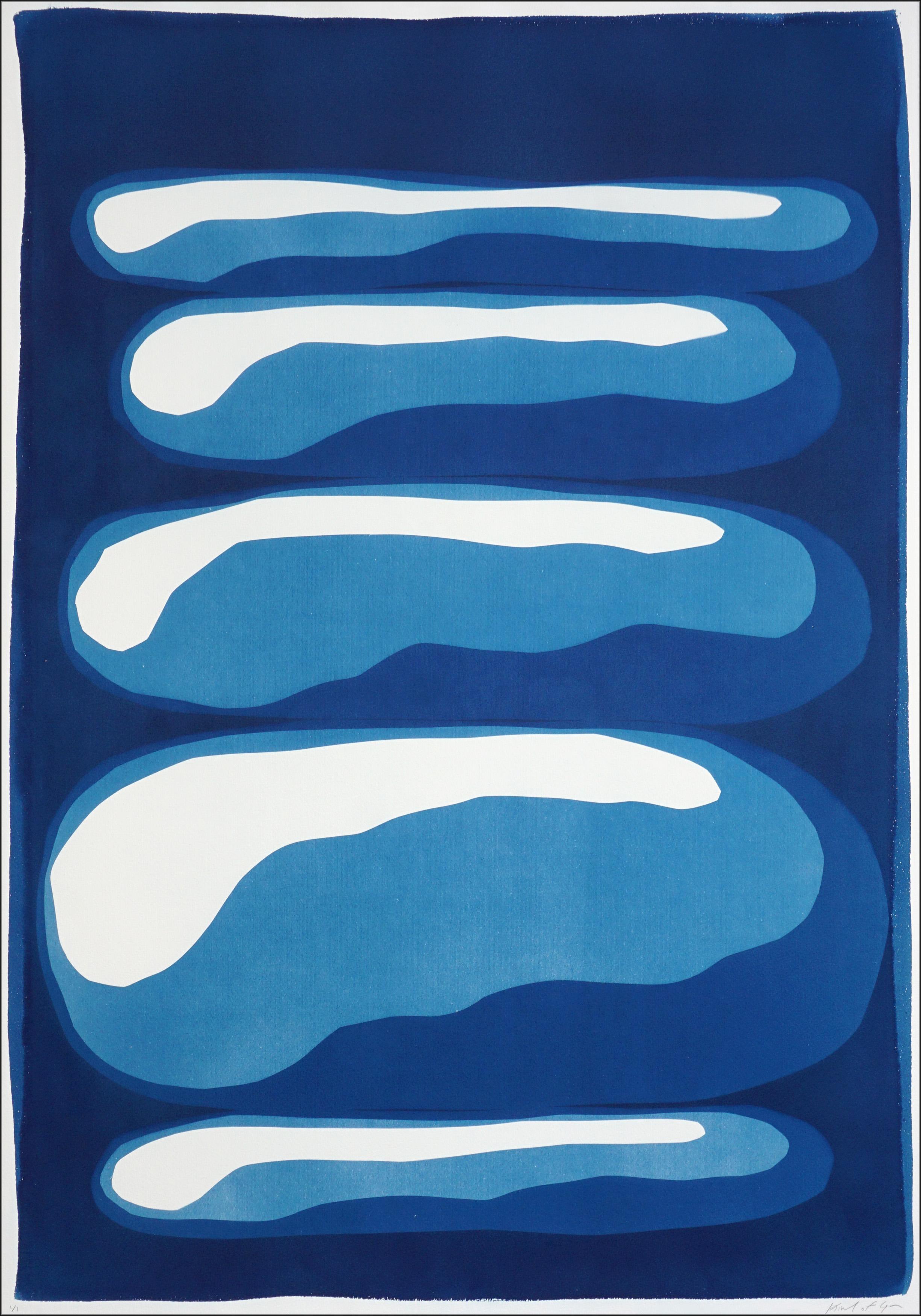 Kind of Cyan Abstract Print – Stacking Stones, einzigartige Monotypie Cyanotypie in Indigoblau, Minimalist Organic