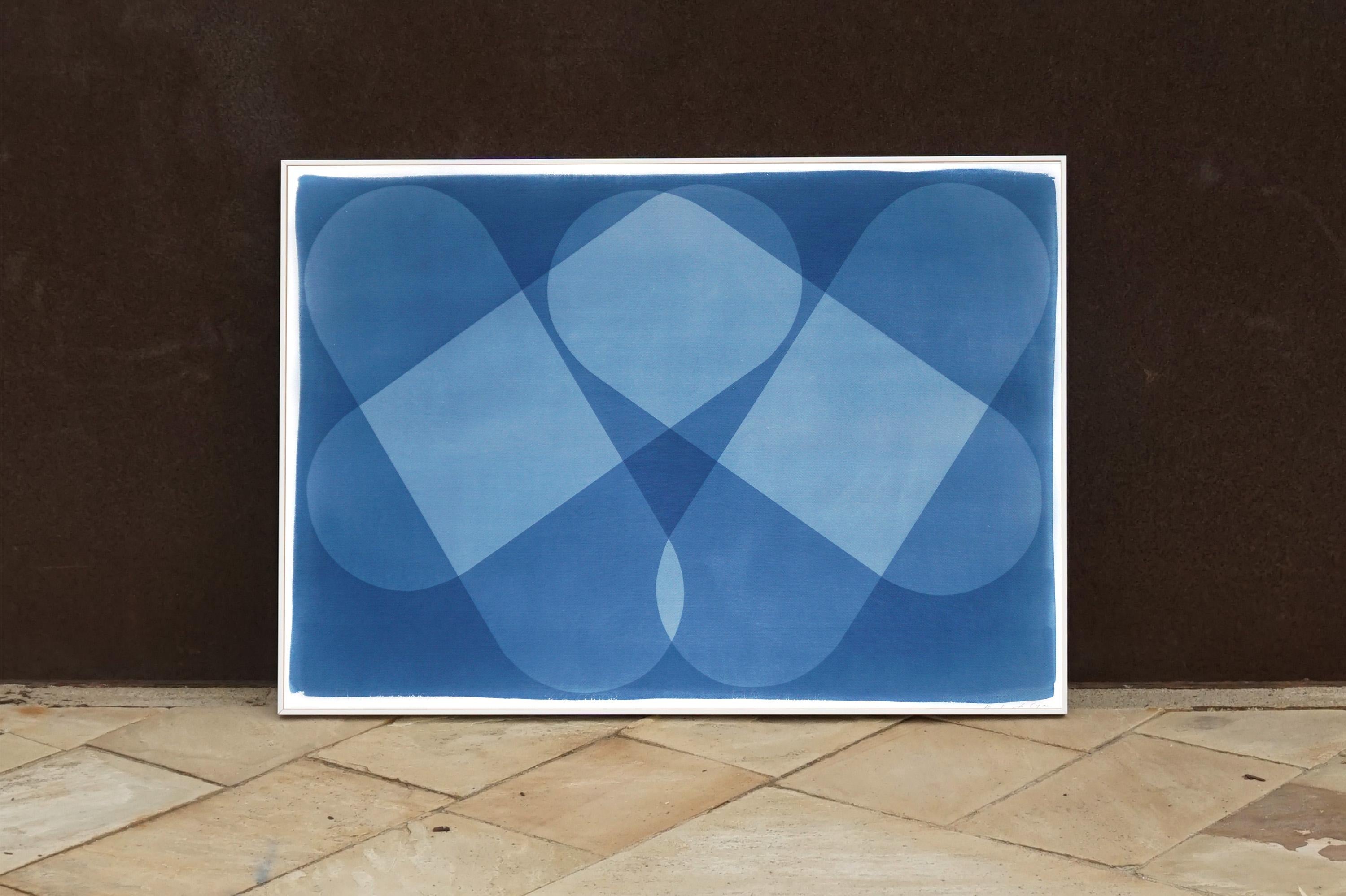 Iconique symétrique, blocs aux tons bleus, bâtiments abstraits, cyanotype unique, papier - Abstrait Photograph par Kind of Cyan