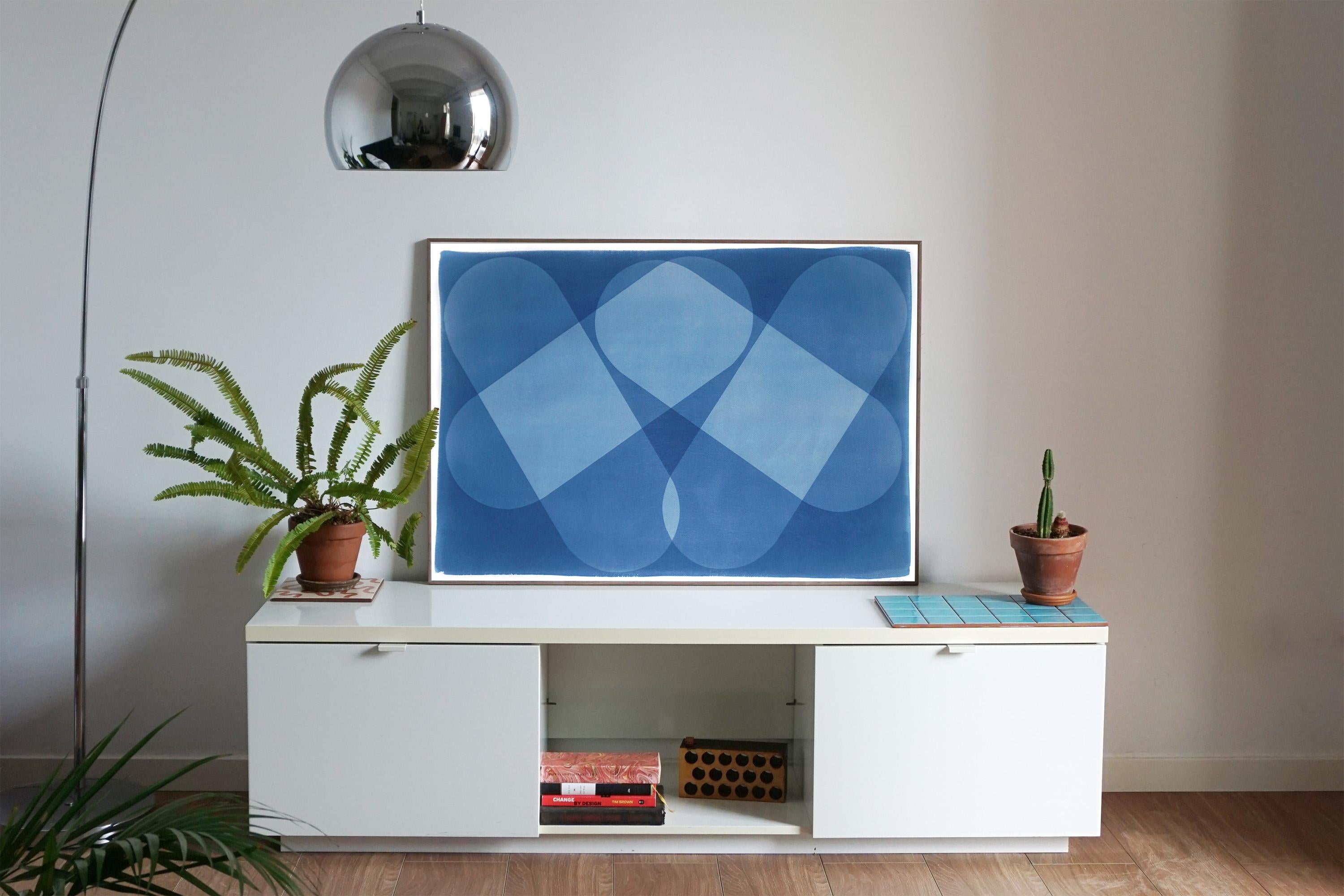 Iconique symétrique, blocs aux tons bleus, bâtiments abstraits, cyanotype unique, papier en vente 1