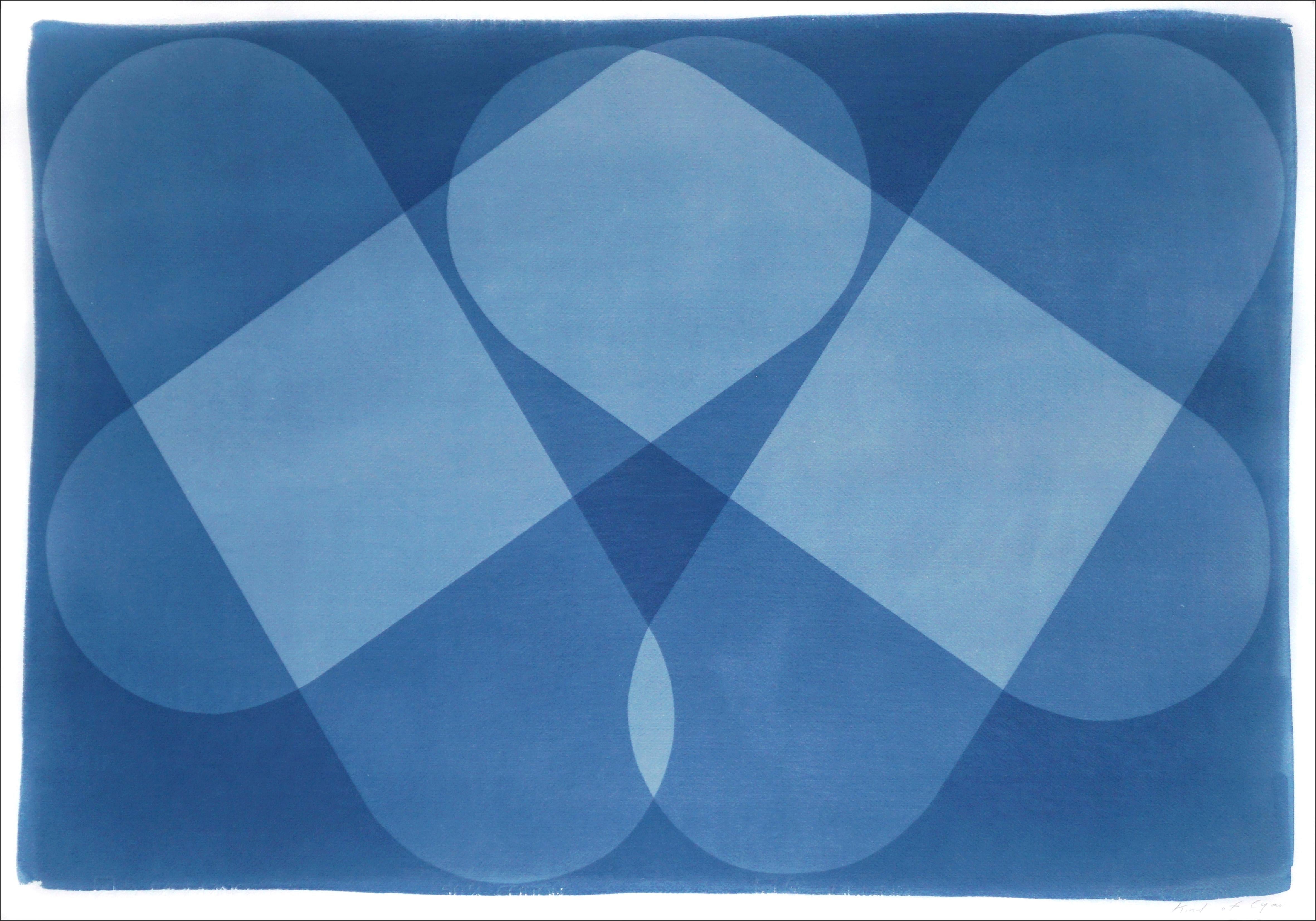 Kind of Cyan Abstract Photograph – Symmetricische Ikone, Blaue Farbblöcke, Abstrakte Gebäude, einzigartige Cyanotypie, Papier