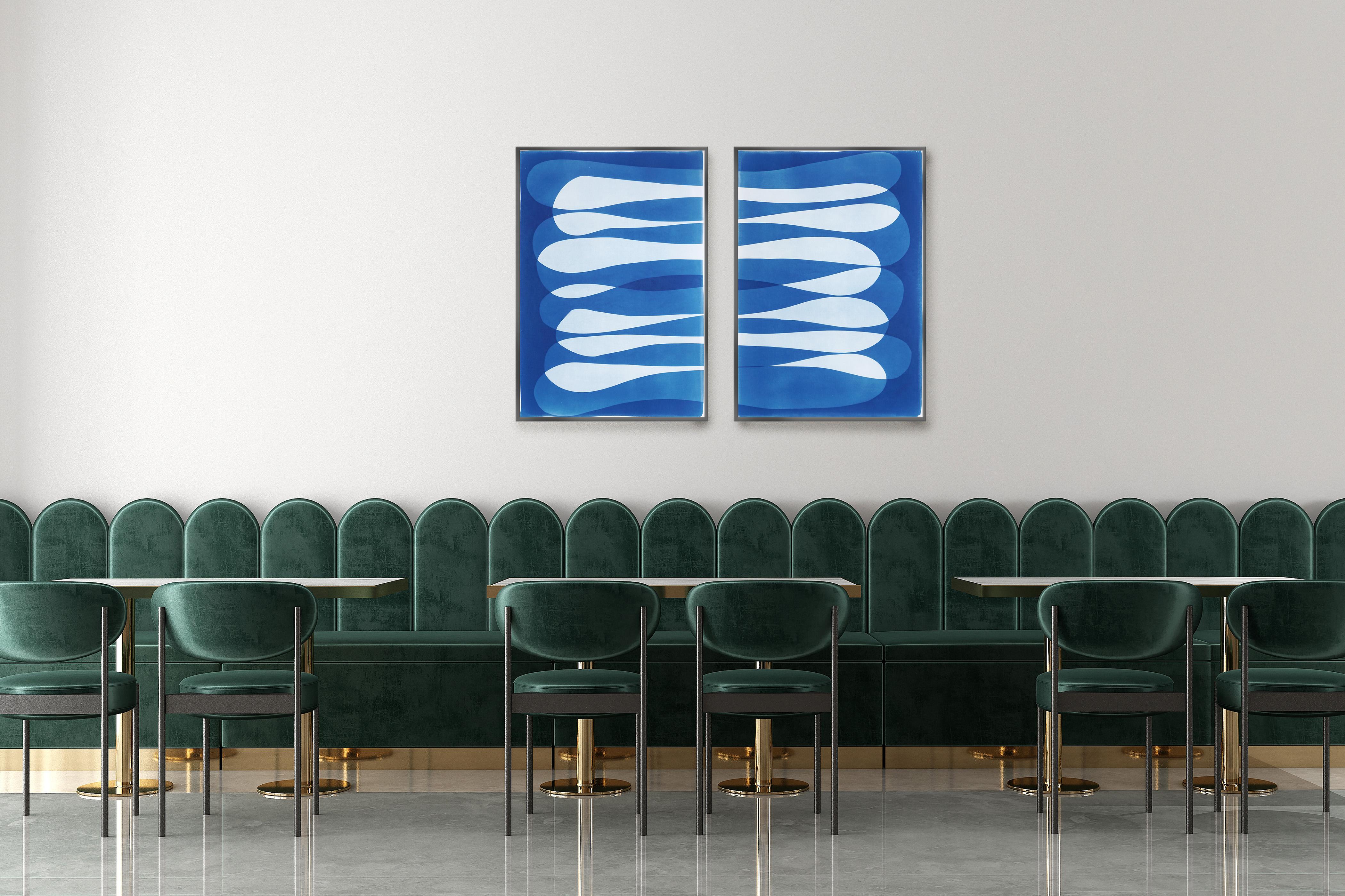 The Lake District, Unendliche Elipse Blaue Töne Vertikales Diptychon, Minimalistischer Stil im Angebot 1