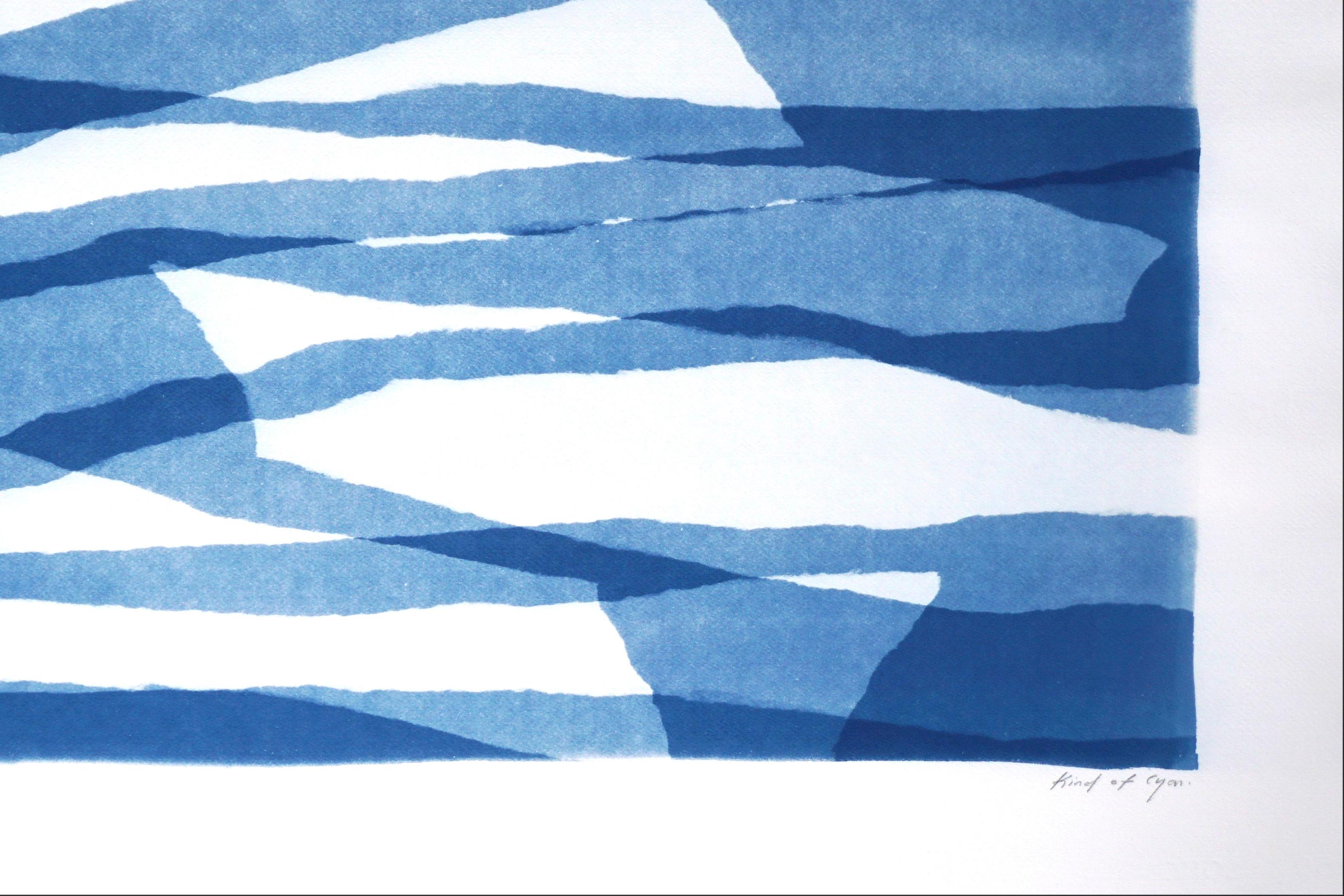 Monotype unique dans des tons bleus, couches de papier torsadé, formes abstraites horizontales - Bleu Abstract Print par Kind of Cyan