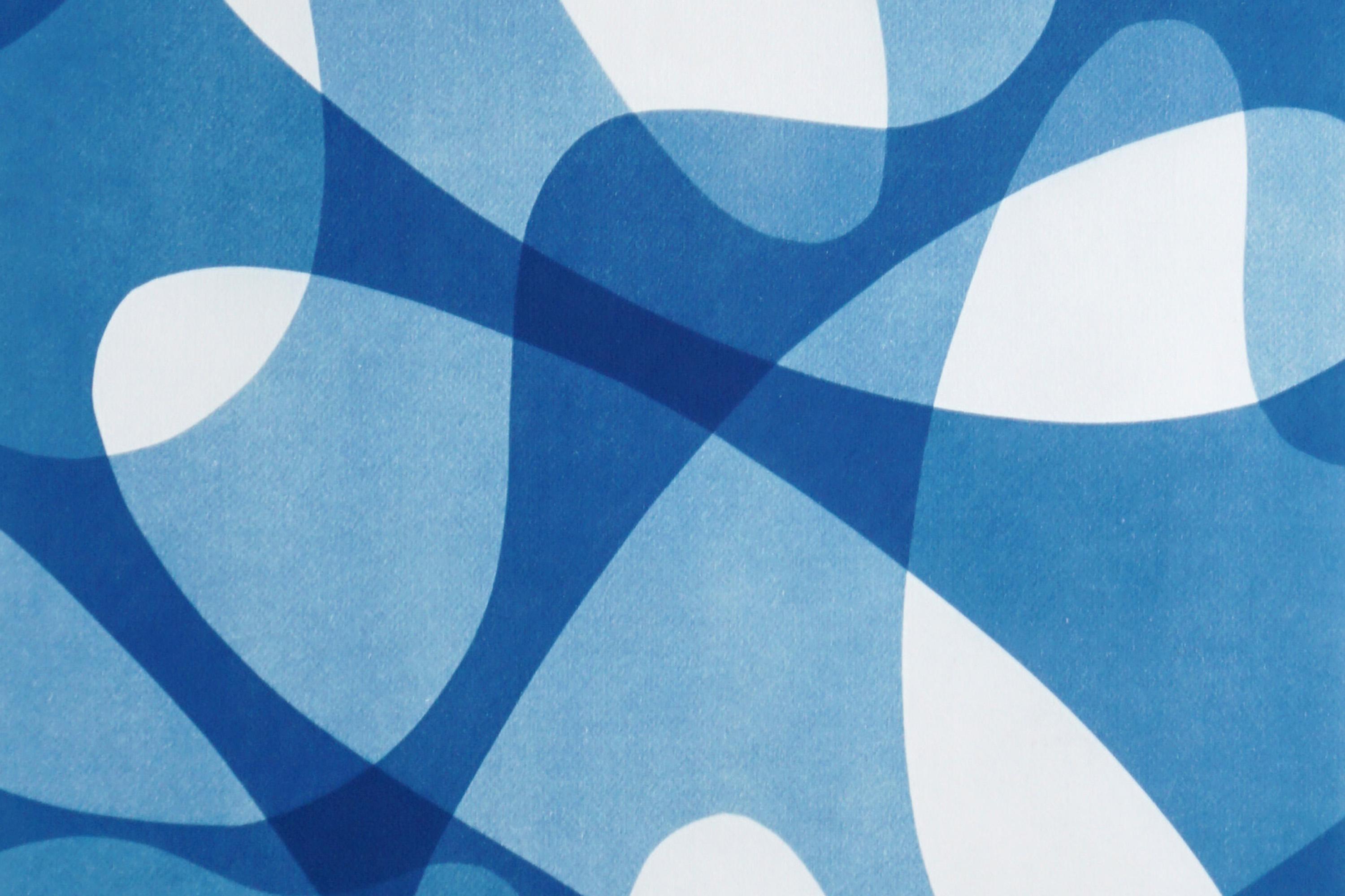 Curves et formes urbaines, photogramme abstrait cyanotype dans des tons bleus et blancs en vente 2