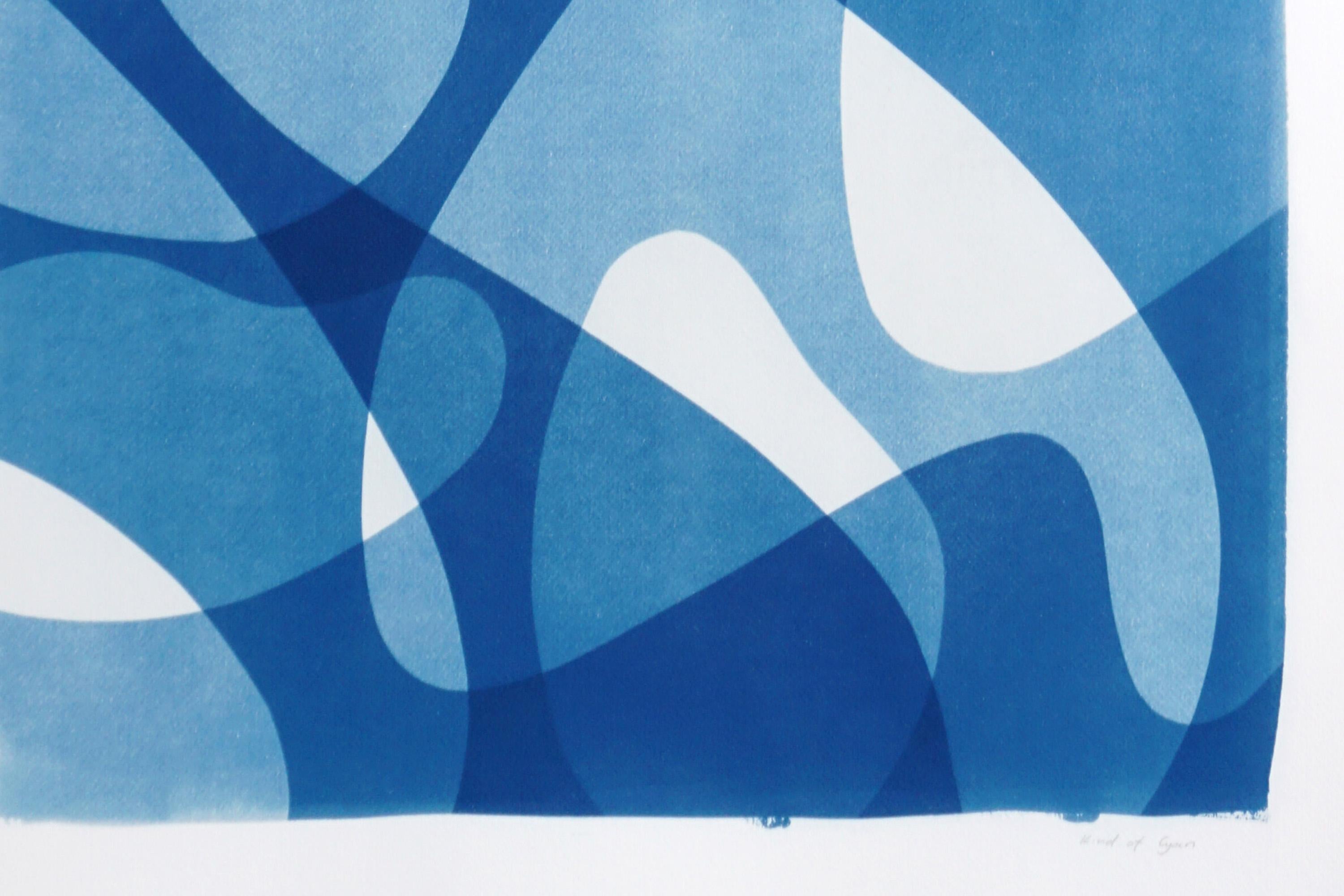 Curves et formes urbaines, photogramme abstrait cyanotype dans des tons bleus et blancs en vente 3
