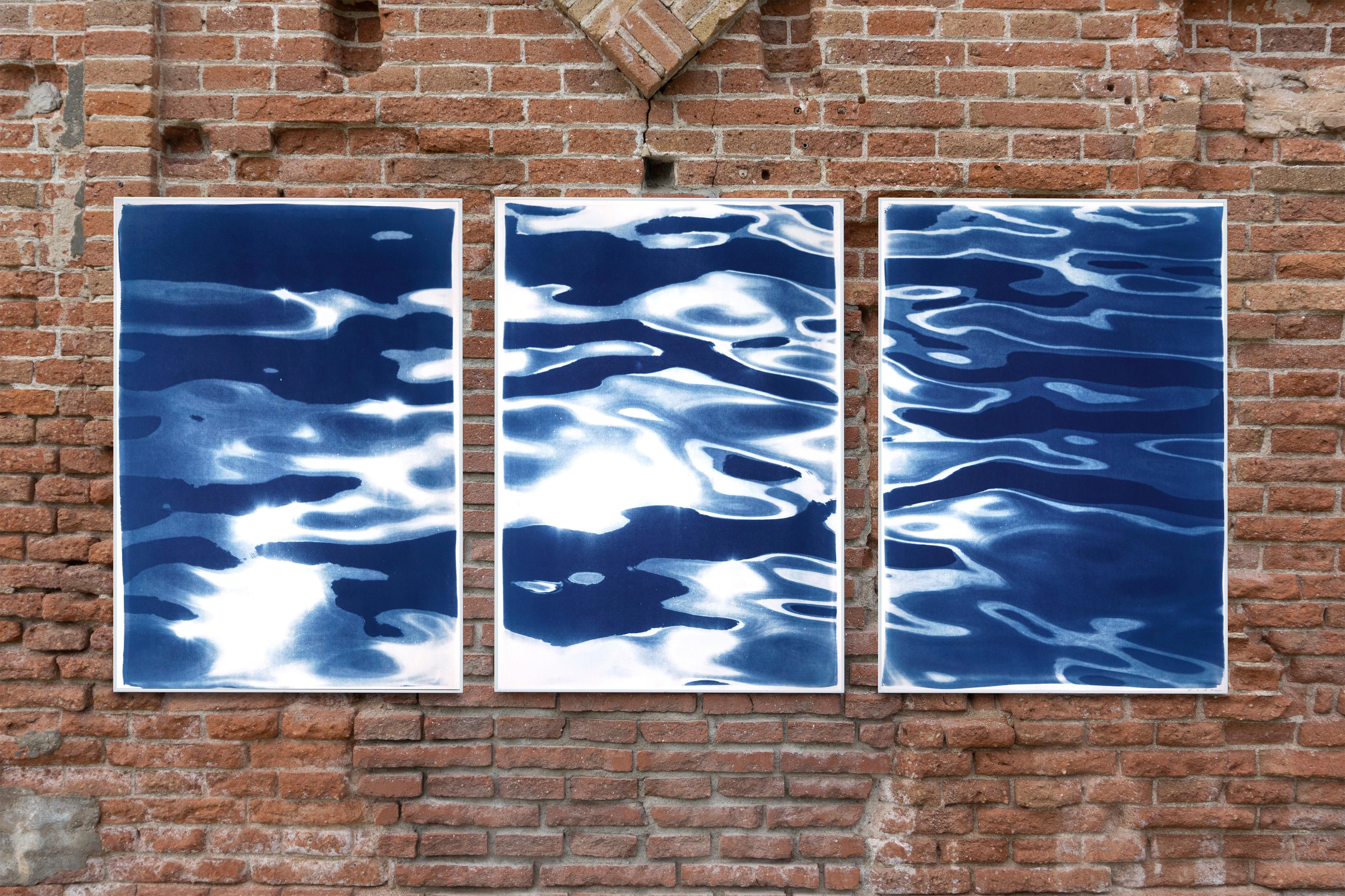 Triptyque de paysages marins de Venise, reflets de l'île de Lido bleue, cyanotype contemporain en vente 6