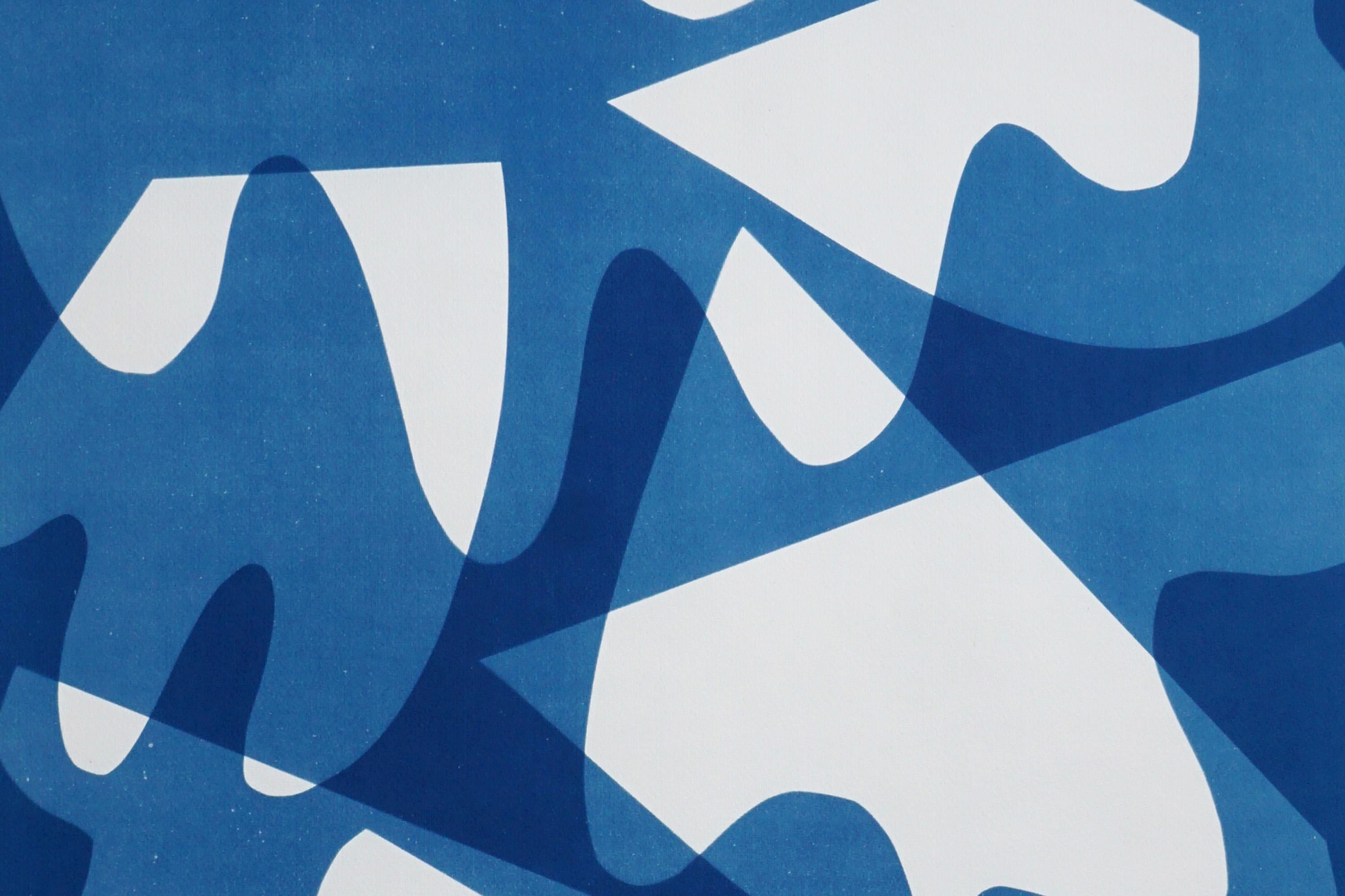 Miroirs humides monotype vertical Cyanotoype, formes abstraites bleu profond et blanc en vente 1