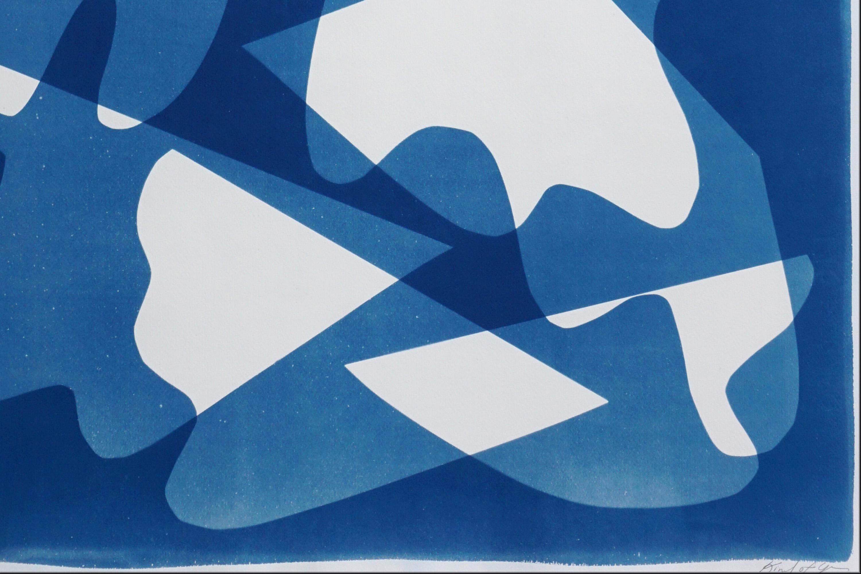 Miroirs humides monotype vertical Cyanotoype, formes abstraites bleu profond et blanc en vente 3