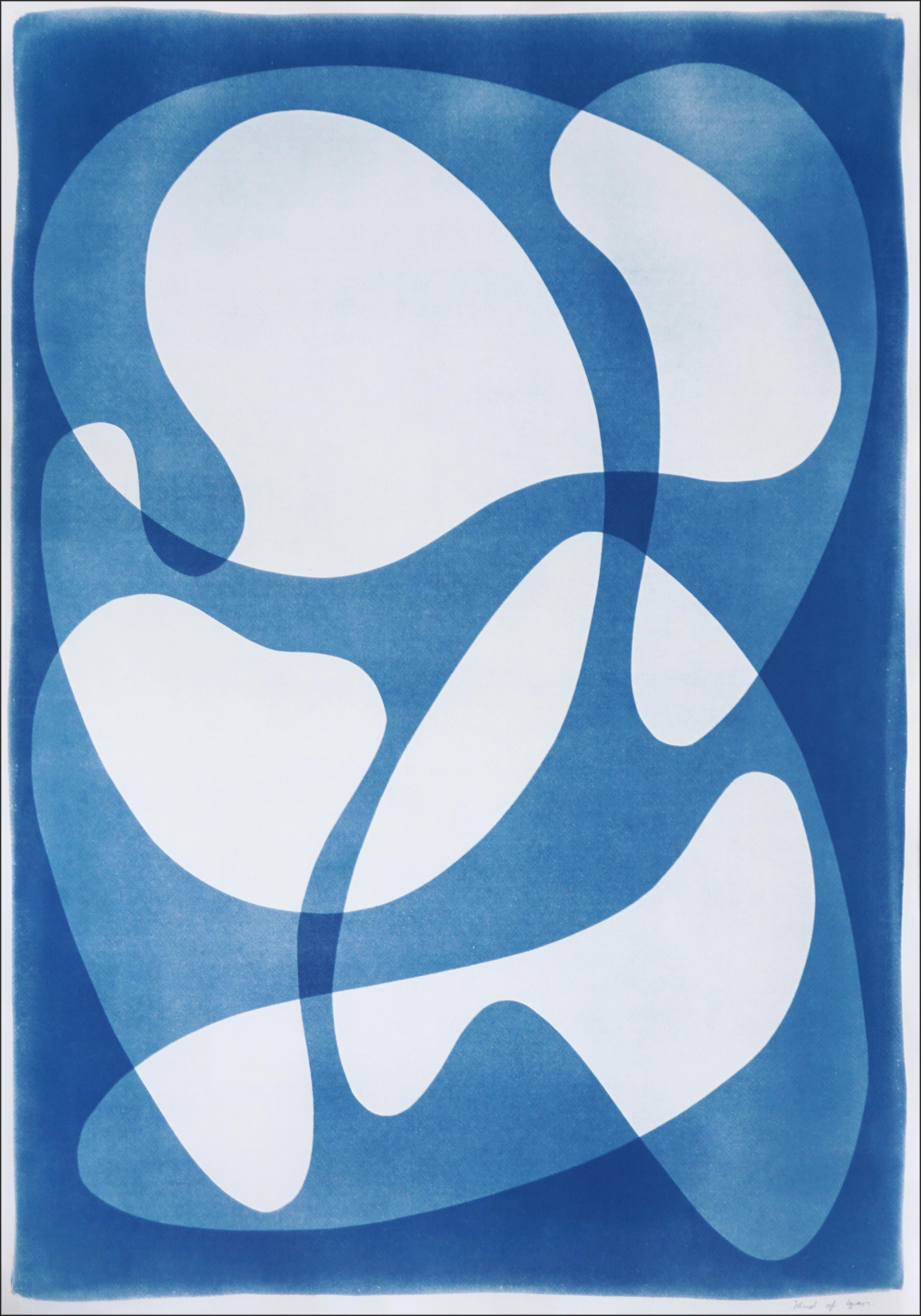 Kind of Cyan Abstract Photograph – Einzigartige Monotypie-Zyanotyp in Weiß und Blau, Mid-Century Modern-Modern-Knöchelformen