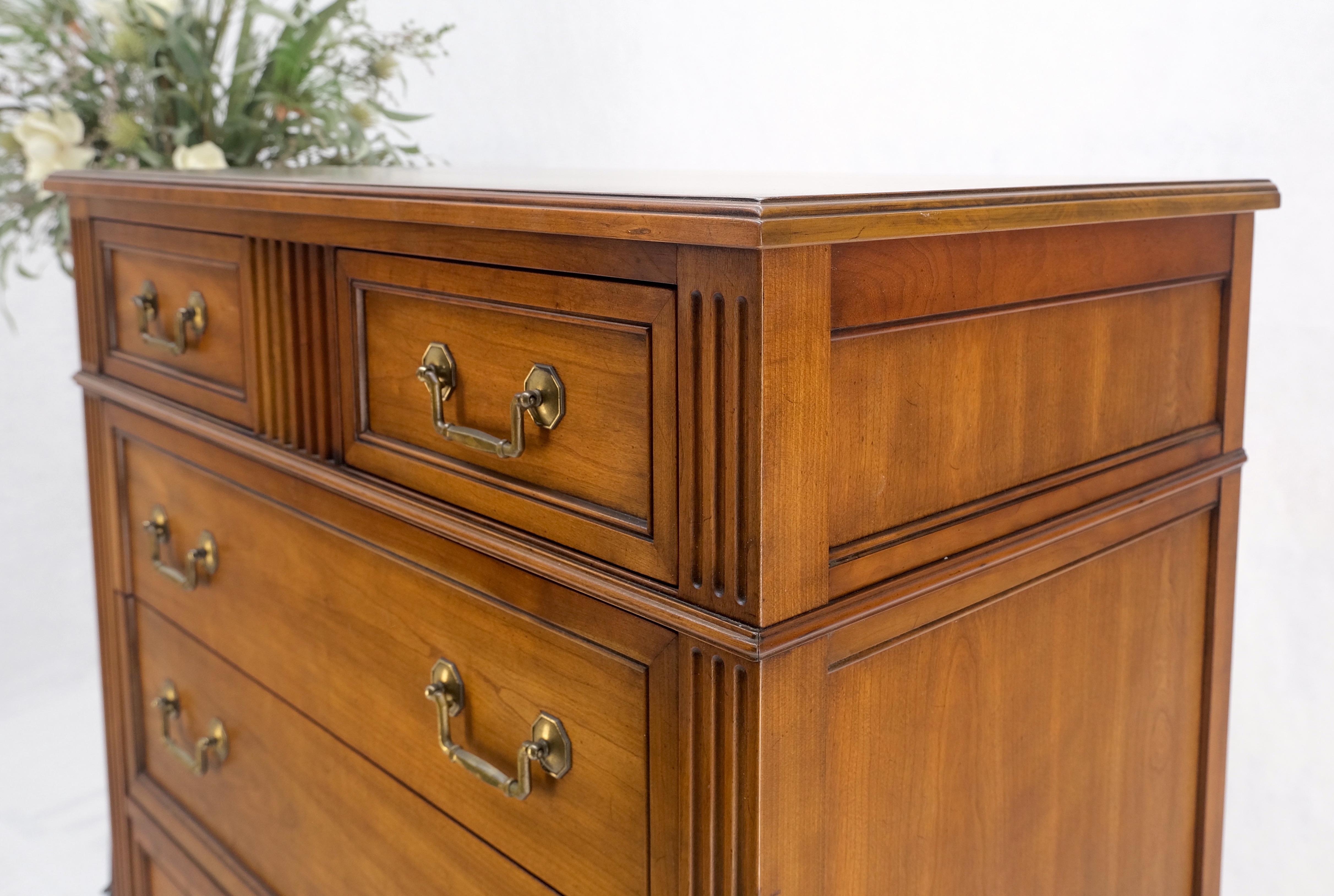 Kindel 7 cassetti in legno di frutta con tiranti a goccia in ottone, cassettiera alta Mint! in vendita 7