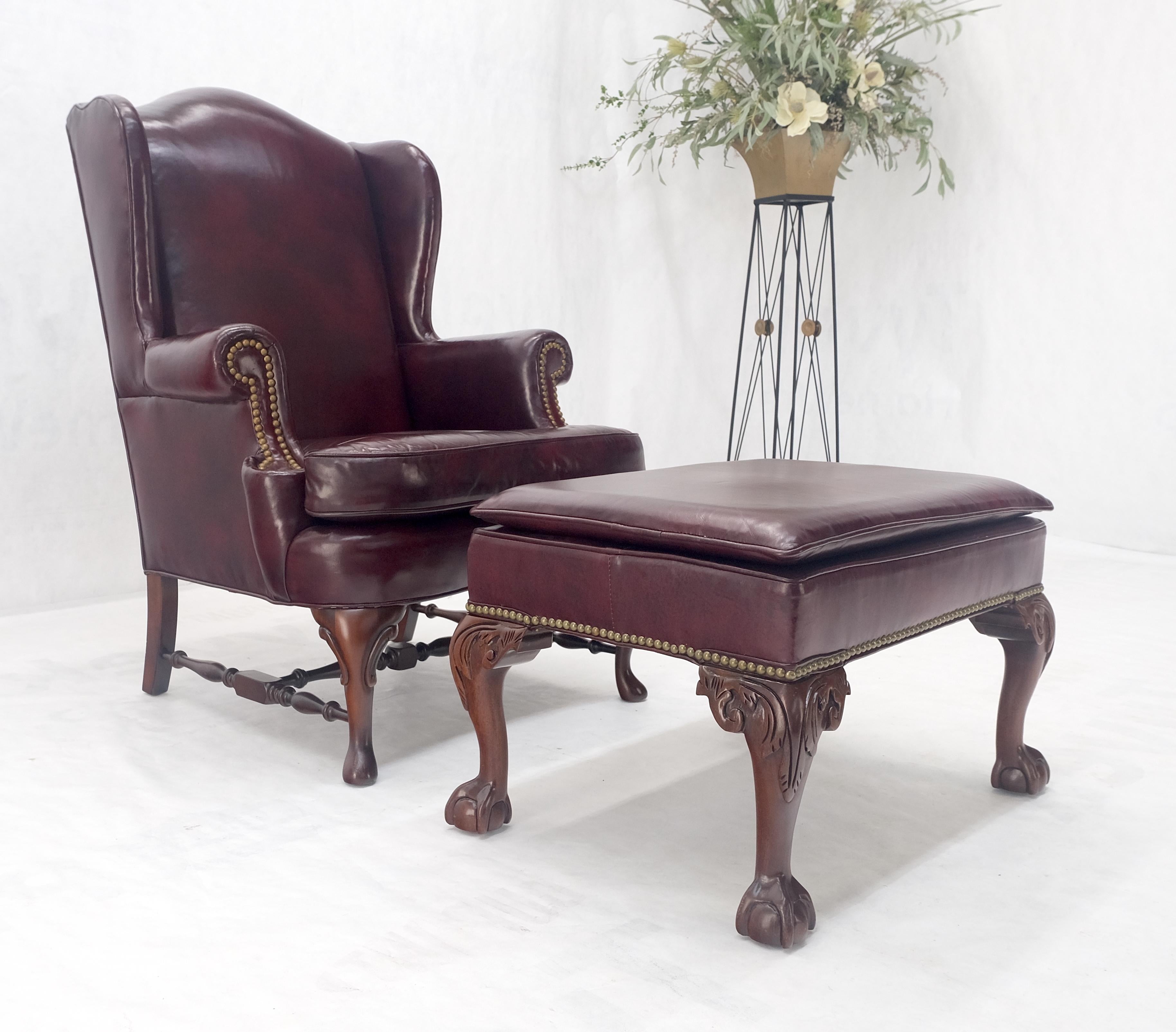 Kindel Burgundy Leather Upholstery Carved Mahogany Legs Wingback Chair & Ottoman en vente 3