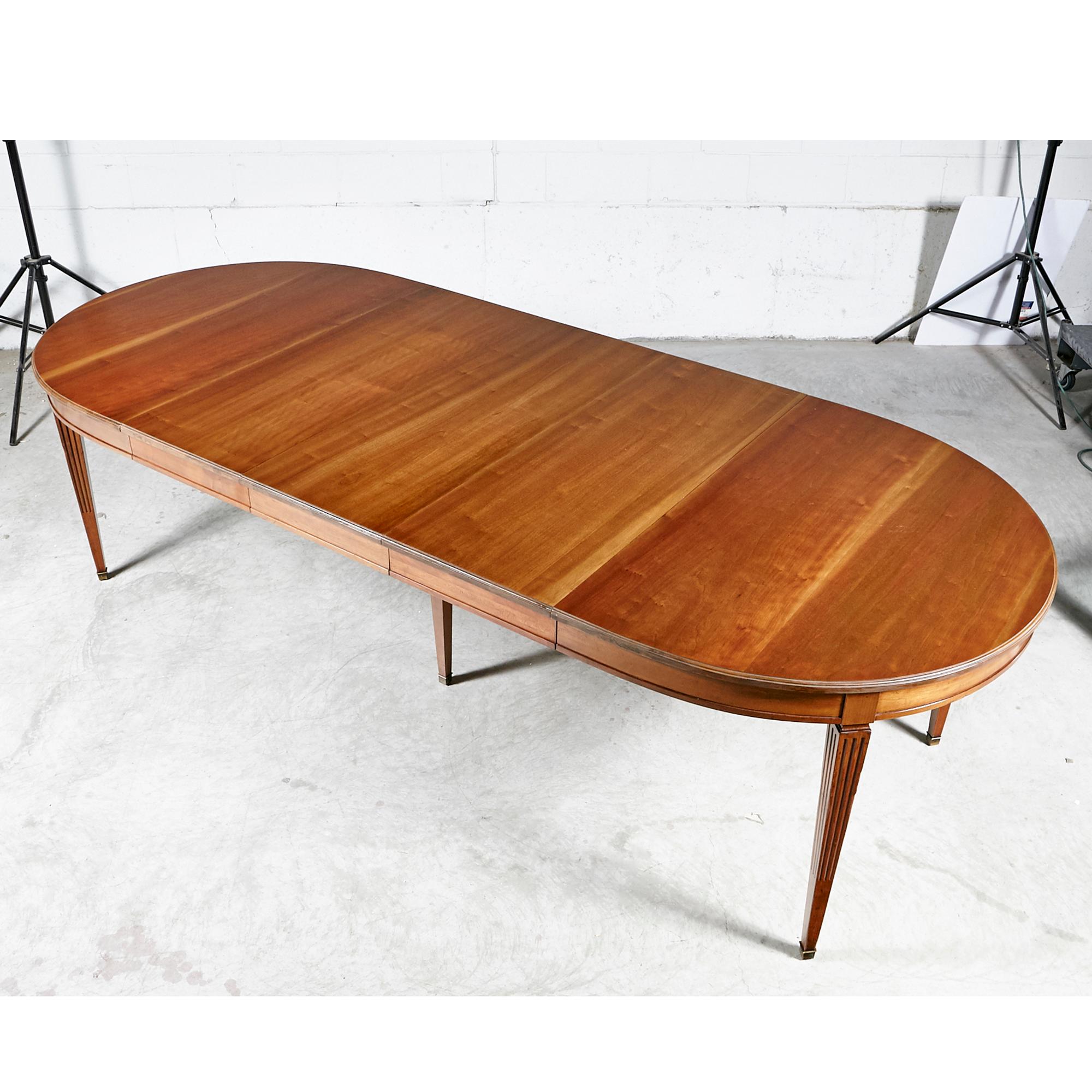 Kindel Cherry Dining Room Table, 1950s In Good Condition In Amherst, NH
