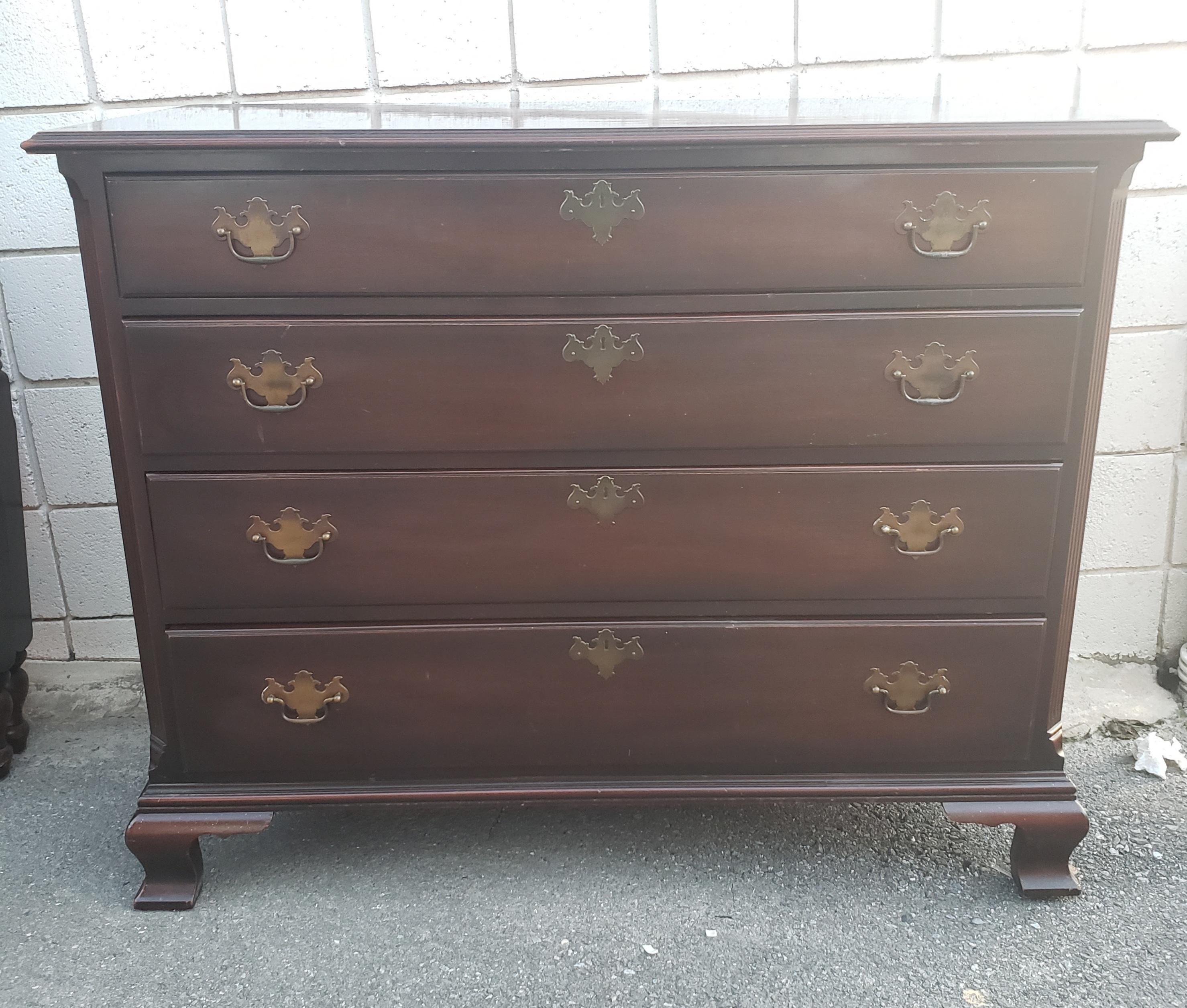 American Kindel Chippendale Mahogany Chest of Drawers Commodes For Sale