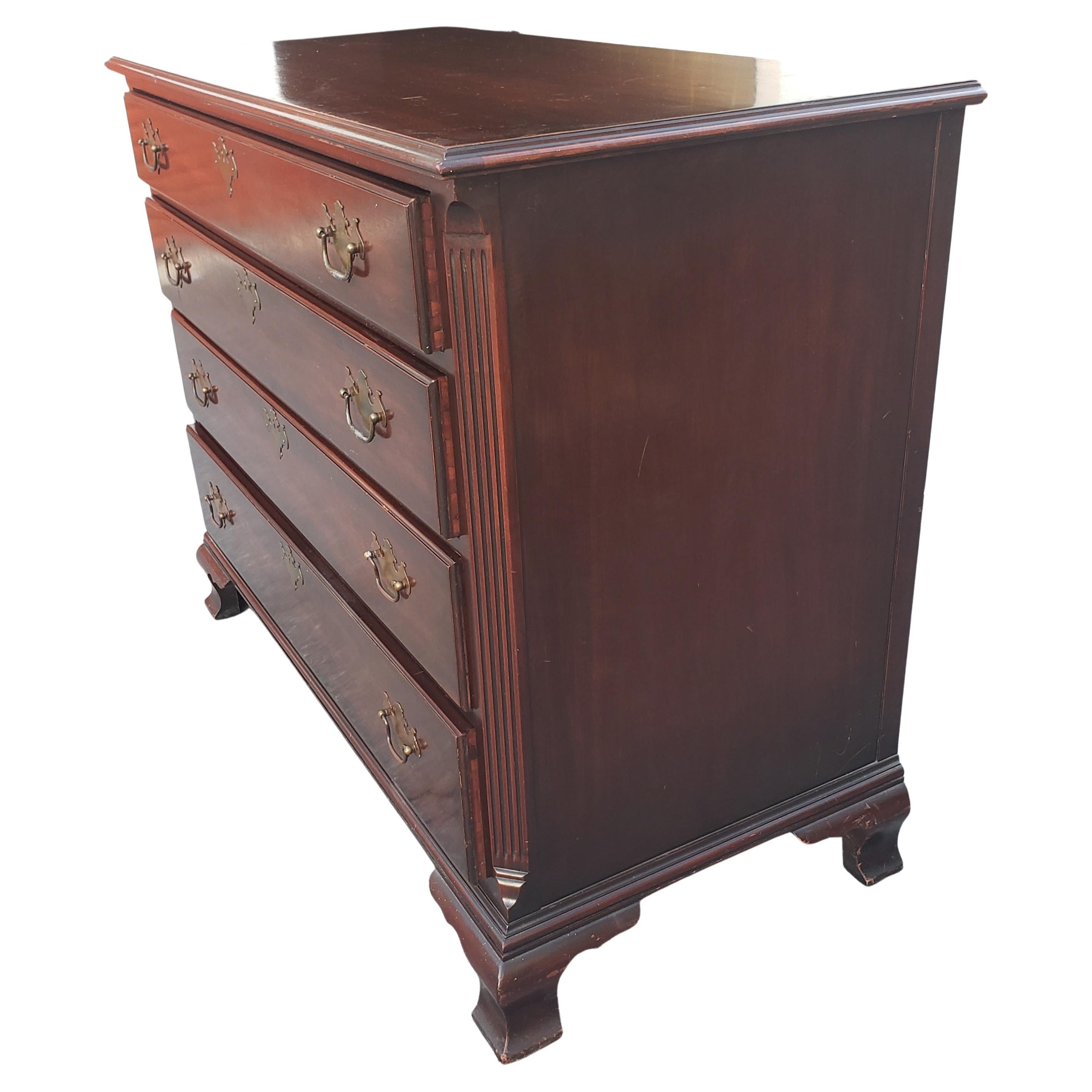 Kindel Chippendale Mahogany Chest of Drawers Commodes In Good Condition For Sale In Germantown, MD