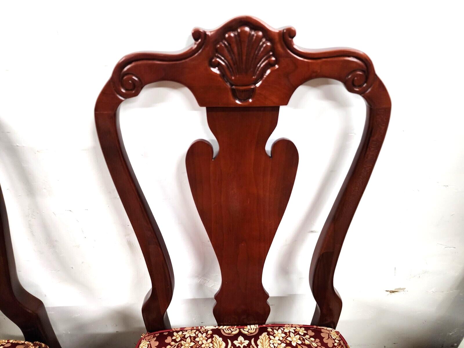 Kindel Dining Chairs Queen Anne Mahogany Reversible Washable Cushions In Good Condition For Sale In Lake Worth, FL