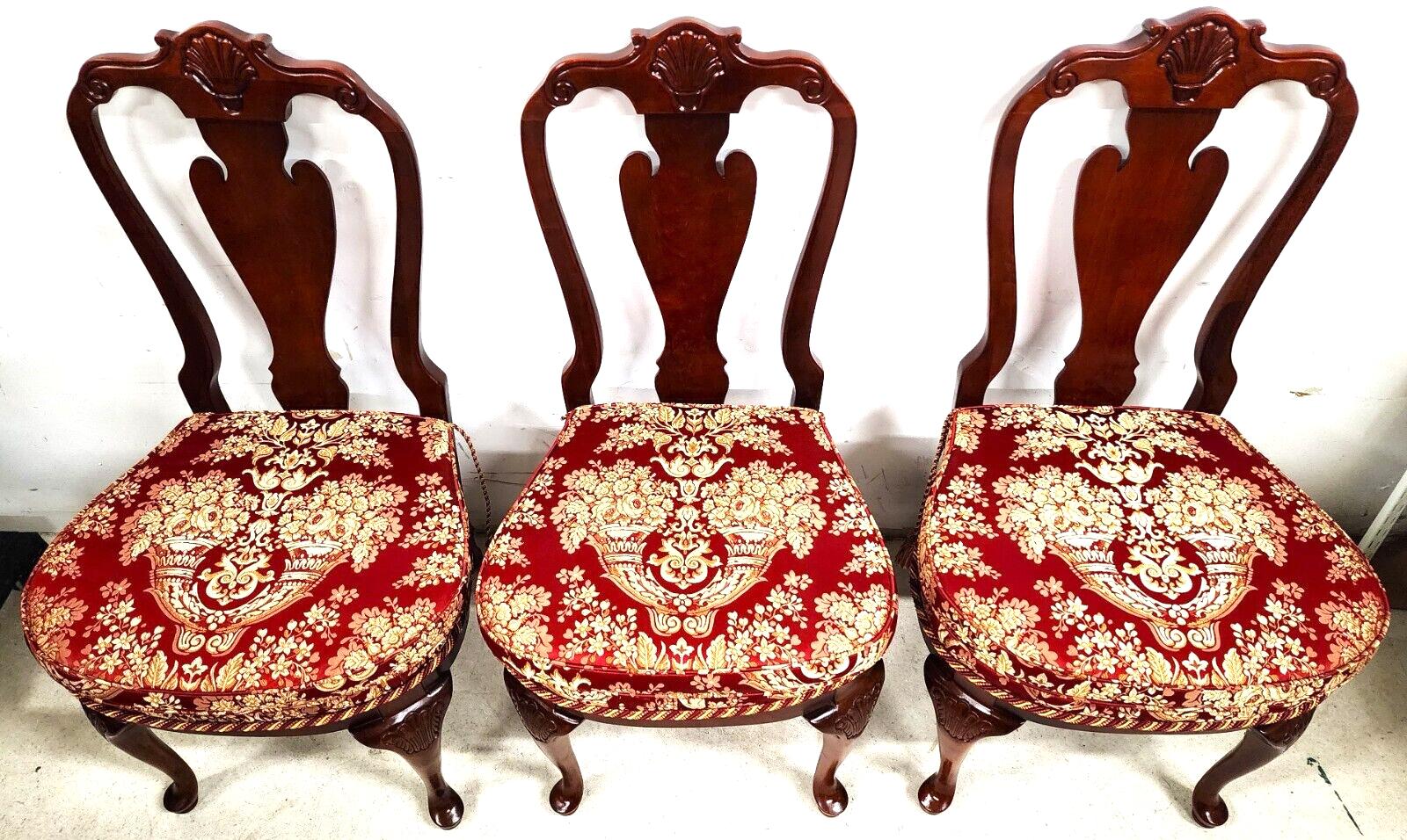 Coton Kindel Chaises de salle à manger Queen Anne Acajou Coussins réversibles lavables en vente