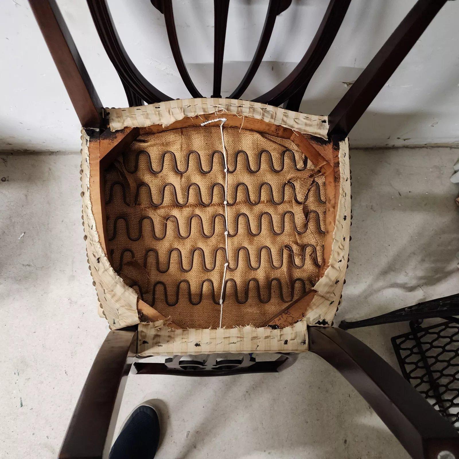 Sedie da pranzo Kindel con schienale a scudo Modello 76-082 in vendita 11